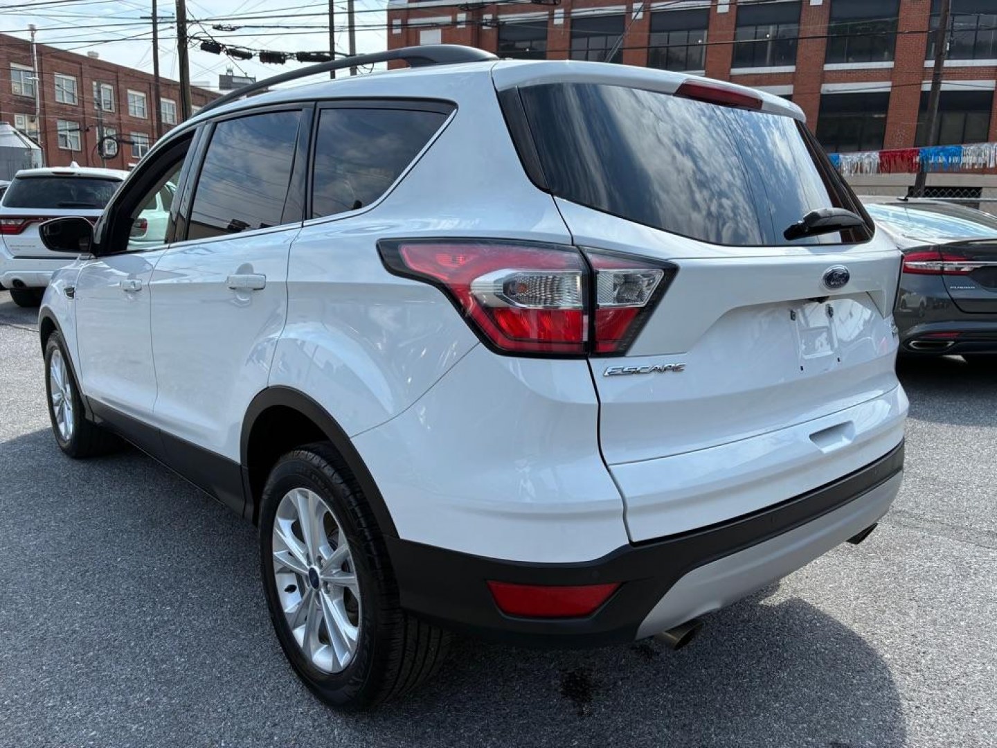 2017 WHITE FORD ESCAPE SE (1FMCU0GD7HU) with an 1.5L engine, Automatic transmission, located at 117 North Cameron Street, Harrisburg, PA, 17101, (717) 963-8962, 40.266762, -76.875259 - WE FINANCE!!! MOST vehicles are available for financing. Good Credit/ Challenged Credit/ No Credit - ALL Trade-Ins Welcomed!!! APPLY ONLINE or CALL us TODAY Please call us to discuss your cash and/or financing options. Thanks for checking our inventory! We're here to help.- Photo#2