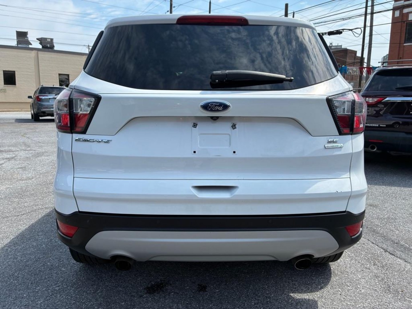 2017 WHITE FORD ESCAPE SE (1FMCU0GD7HU) with an 1.5L engine, Automatic transmission, located at 117 North Cameron Street, Harrisburg, PA, 17101, (717) 963-8962, 40.266762, -76.875259 - WE FINANCE!!! MOST vehicles are available for financing. Good Credit/ Challenged Credit/ No Credit - ALL Trade-Ins Welcomed!!! APPLY ONLINE or CALL us TODAY Please call us to discuss your cash and/or financing options. Thanks for checking our inventory! We're here to help.- Photo#3