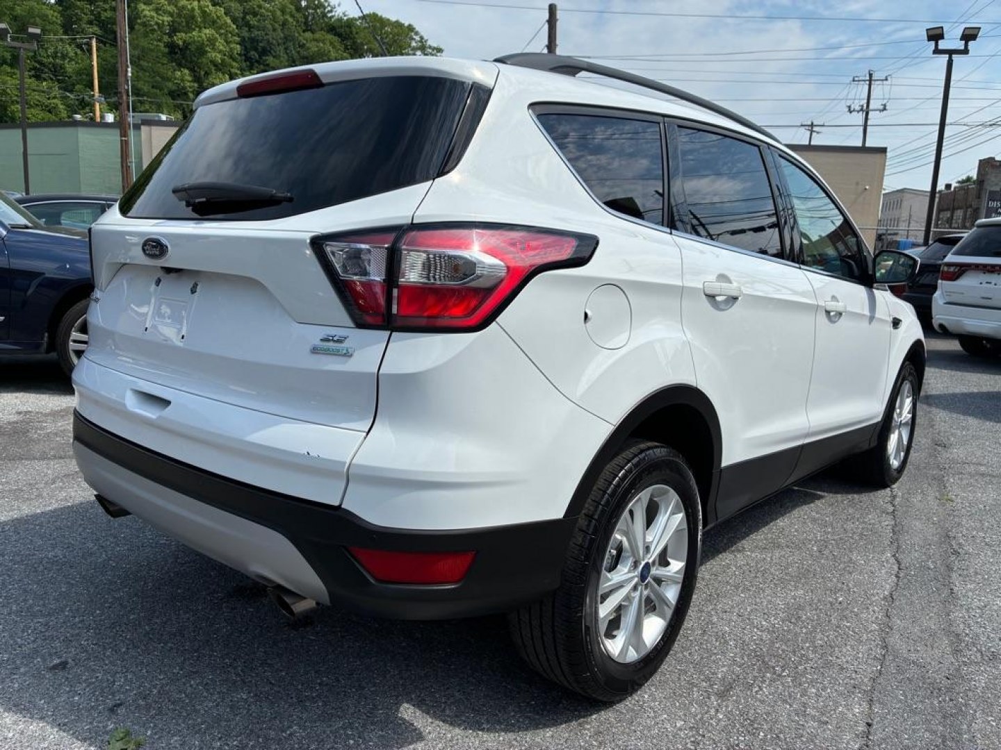 2017 WHITE FORD ESCAPE SE (1FMCU0GD7HU) with an 1.5L engine, Automatic transmission, located at 117 North Cameron Street, Harrisburg, PA, 17101, (717) 963-8962, 40.266762, -76.875259 - WE FINANCE!!! MOST vehicles are available for financing. Good Credit/ Challenged Credit/ No Credit - ALL Trade-Ins Welcomed!!! APPLY ONLINE or CALL us TODAY Please call us to discuss your cash and/or financing options. Thanks for checking our inventory! We're here to help.- Photo#4