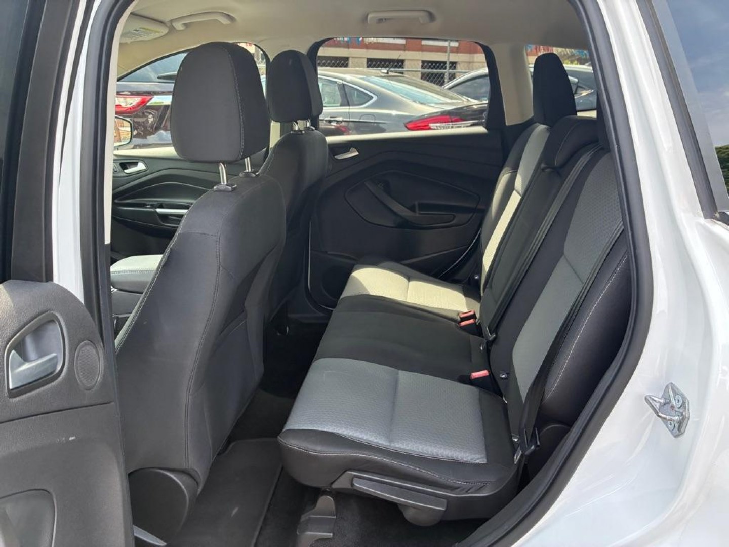 2017 WHITE FORD ESCAPE SE (1FMCU0GD7HU) with an 1.5L engine, Automatic transmission, located at 117 North Cameron Street, Harrisburg, PA, 17101, (717) 963-8962, 40.266762, -76.875259 - WE FINANCE!!! MOST vehicles are available for financing. Good Credit/ Challenged Credit/ No Credit - ALL Trade-Ins Welcomed!!! APPLY ONLINE or CALL us TODAY Please call us to discuss your cash and/or financing options. Thanks for checking our inventory! We're here to help.- Photo#11