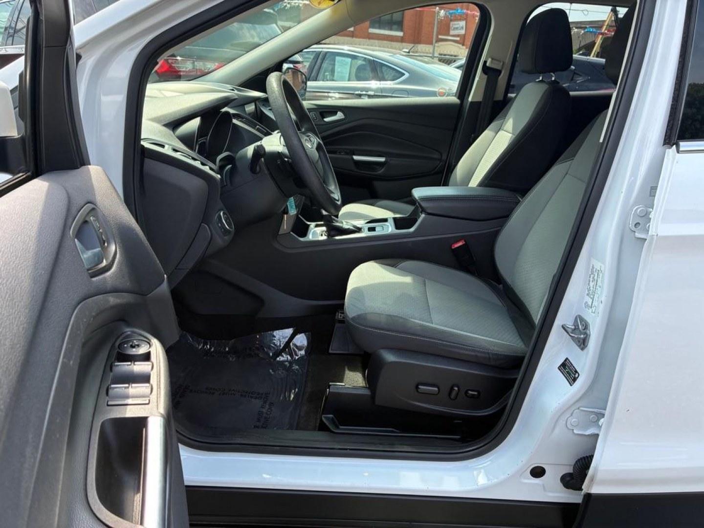 2017 WHITE FORD ESCAPE SE (1FMCU0GD7HU) with an 1.5L engine, Automatic transmission, located at 117 North Cameron Street, Harrisburg, PA, 17101, (717) 963-8962, 40.266762, -76.875259 - WE FINANCE!!! MOST vehicles are available for financing. Good Credit/ Challenged Credit/ No Credit - ALL Trade-Ins Welcomed!!! APPLY ONLINE or CALL us TODAY Please call us to discuss your cash and/or financing options. Thanks for checking our inventory! We're here to help.- Photo#13