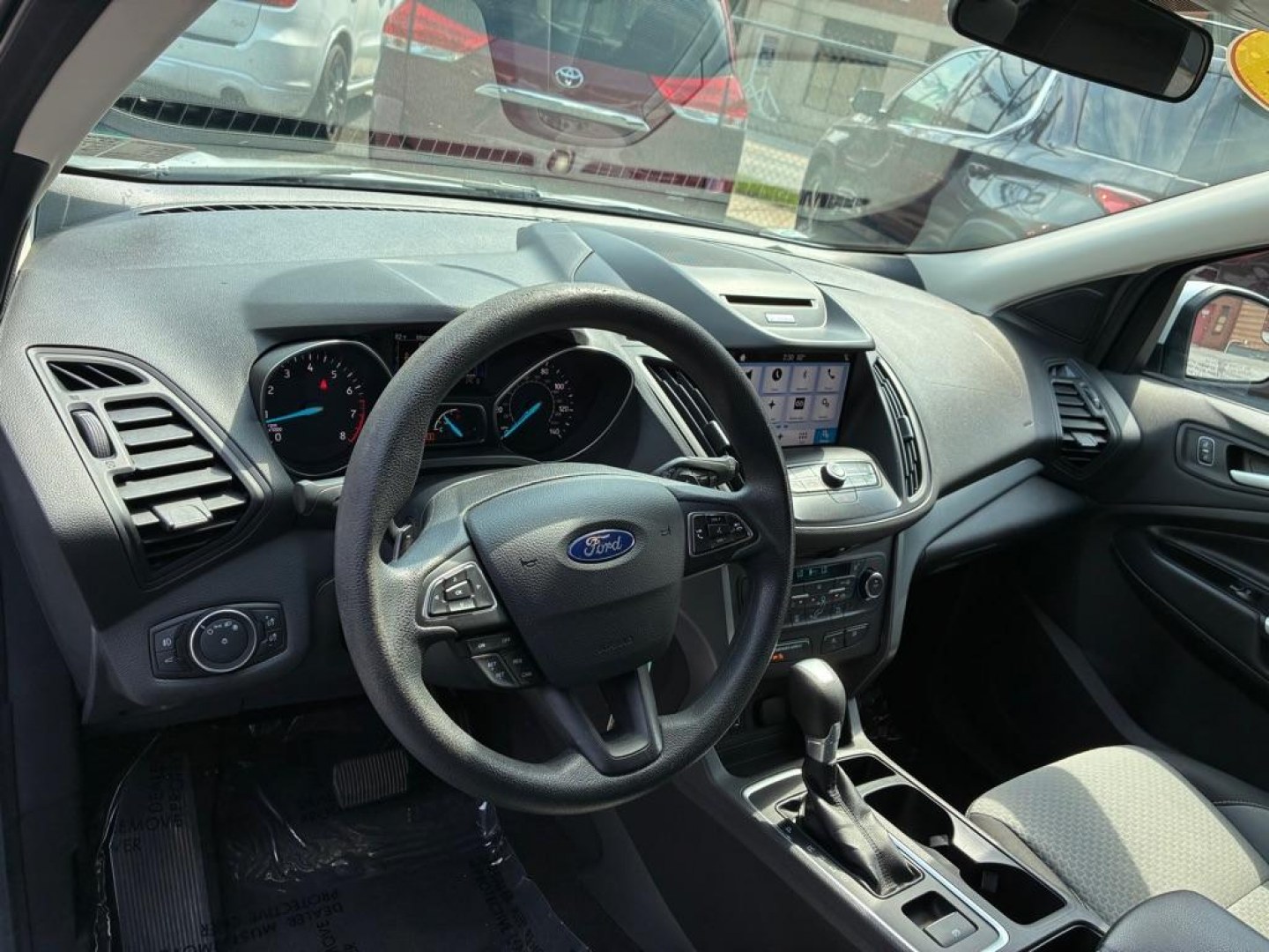 2017 WHITE FORD ESCAPE SE (1FMCU0GD7HU) with an 1.5L engine, Automatic transmission, located at 117 North Cameron Street, Harrisburg, PA, 17101, (717) 963-8962, 40.266762, -76.875259 - WE FINANCE!!! MOST vehicles are available for financing. Good Credit/ Challenged Credit/ No Credit - ALL Trade-Ins Welcomed!!! APPLY ONLINE or CALL us TODAY Please call us to discuss your cash and/or financing options. Thanks for checking our inventory! We're here to help.- Photo#14