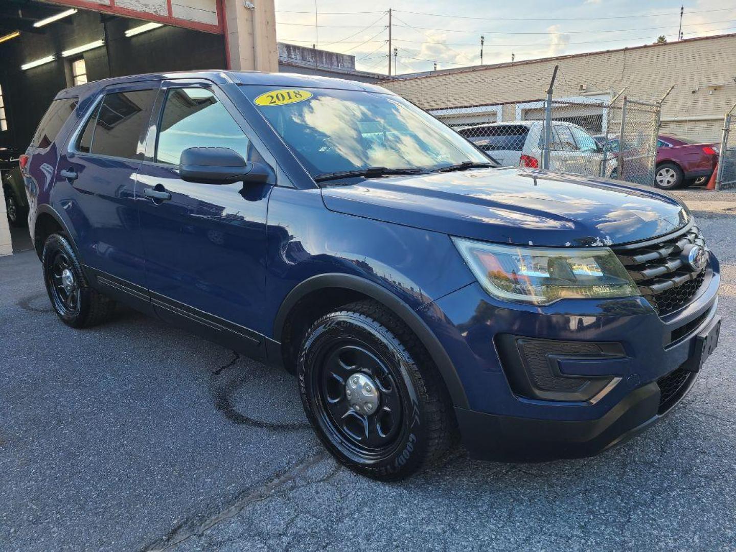 2017 BLUE FORD EXPLORER POLICE INTERCEPTOR (1FM5K8AR6HG) with an 3.7L engine, Automatic transmission, located at 117 North Cameron Street, Harrisburg, PA, 17101, (717) 963-8962, 40.266762, -76.875259 - WE FINANCE!!! Good Credit/ Bad Credit/ No Credit - ALL Trade-Ins Welcomed!!! ***Guaranteed Credit Approval*** APPLY ONLINE or CALL us TODAY ;) Internet Prices and Marketplace Prices are SPECIAL discounted ***CASH DEALS*** Retail Prices are higher. Please call us to discuss your cash and finan - Photo#7