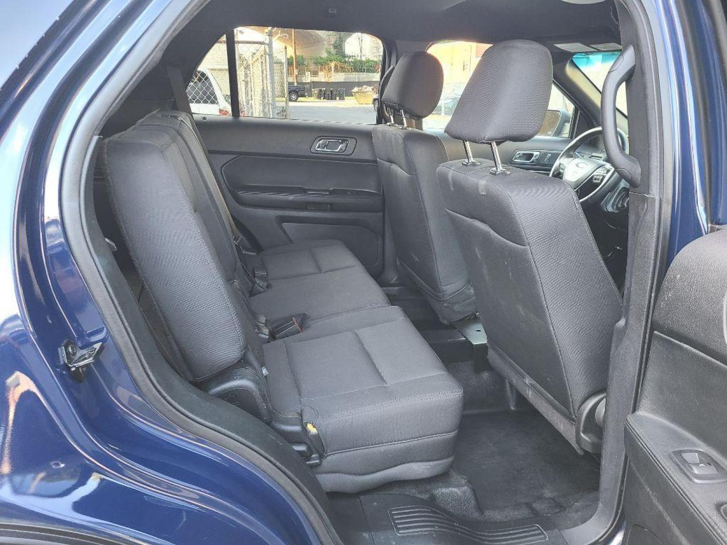 2017 BLUE FORD EXPLORER POLICE INTERCEPTOR (1FM5K8AR6HG) with an 3.7L engine, Automatic transmission, located at 117 North Cameron Street, Harrisburg, PA, 17101, (717) 963-8962, 40.266762, -76.875259 - WE FINANCE!!! Good Credit/ Bad Credit/ No Credit - ALL Trade-Ins Welcomed!!! ***Guaranteed Credit Approval*** APPLY ONLINE or CALL us TODAY ;) Internet Prices and Marketplace Prices are SPECIAL discounted ***CASH DEALS*** Retail Prices are higher. Please call us to discuss your cash and finan - Photo#17