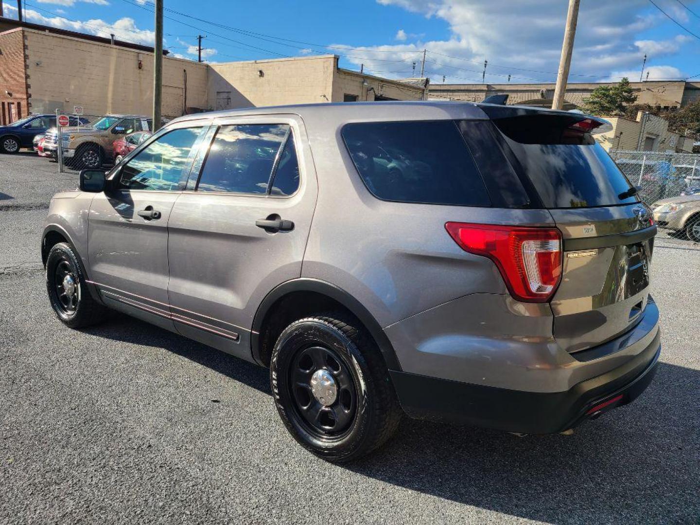 2017 GRAY FORD EXPLORER POLICE INTERCEPTOR (1FM5K8AR8HG) with an 3.7L engine, Automatic transmission, located at 117 North Cameron Street, Harrisburg, PA, 17101, (717) 963-8962, 40.266762, -76.875259 - WE FINANCE!!! Good Credit/ Bad Credit/ No Credit - ALL Trade-Ins Welcomed!!! ***Guaranteed Credit Approval*** APPLY ONLINE or CALL us TODAY ;) Please call us to discuss your cash and financing options. - Photo#2