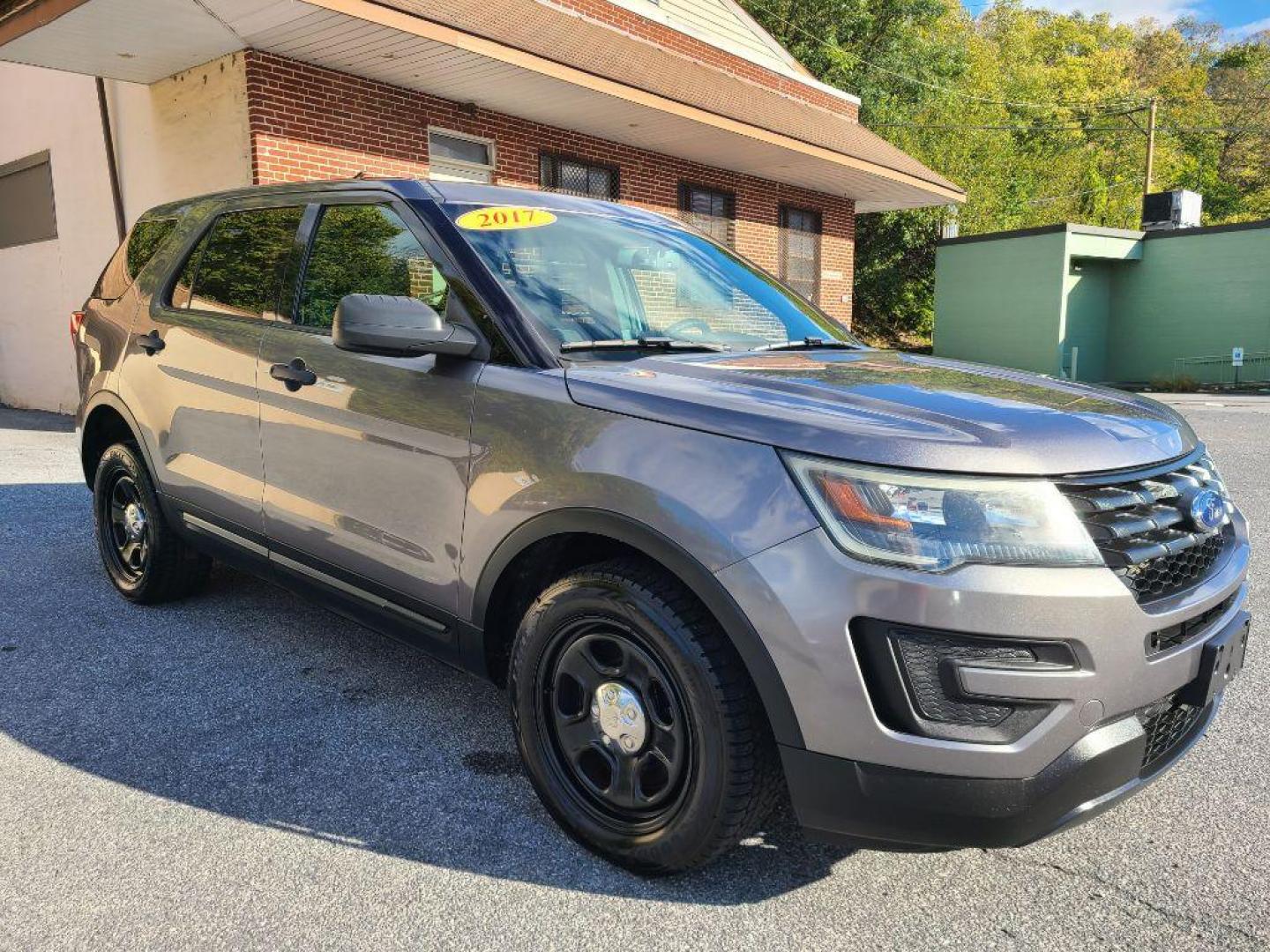 2017 GRAY FORD EXPLORER POLICE INTERCEPTOR (1FM5K8AR8HG) with an 3.7L engine, Automatic transmission, located at 117 North Cameron Street, Harrisburg, PA, 17101, (717) 963-8962, 40.266762, -76.875259 - WE FINANCE!!! Good Credit/ Bad Credit/ No Credit - ALL Trade-Ins Welcomed!!! ***Guaranteed Credit Approval*** APPLY ONLINE or CALL us TODAY ;) Please call us to discuss your cash and financing options. - Photo#6