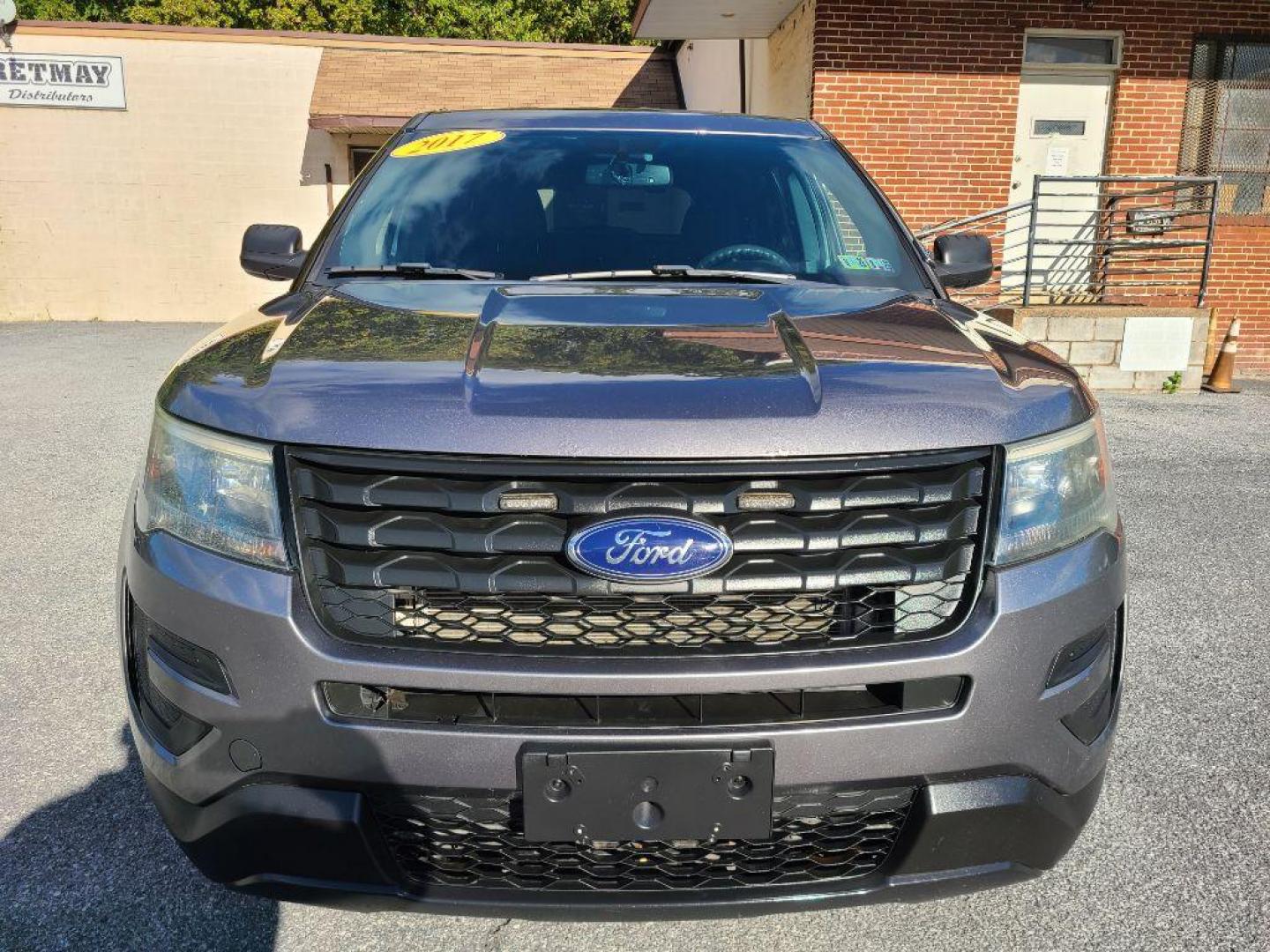 2017 GRAY FORD EXPLORER POLICE INTERCEPTOR (1FM5K8AR8HG) with an 3.7L engine, Automatic transmission, located at 117 North Cameron Street, Harrisburg, PA, 17101, (717) 963-8962, 40.266762, -76.875259 - WE FINANCE!!! Good Credit/ Bad Credit/ No Credit - ALL Trade-Ins Welcomed!!! ***Guaranteed Credit Approval*** APPLY ONLINE or CALL us TODAY ;) Please call us to discuss your cash and financing options. - Photo#7