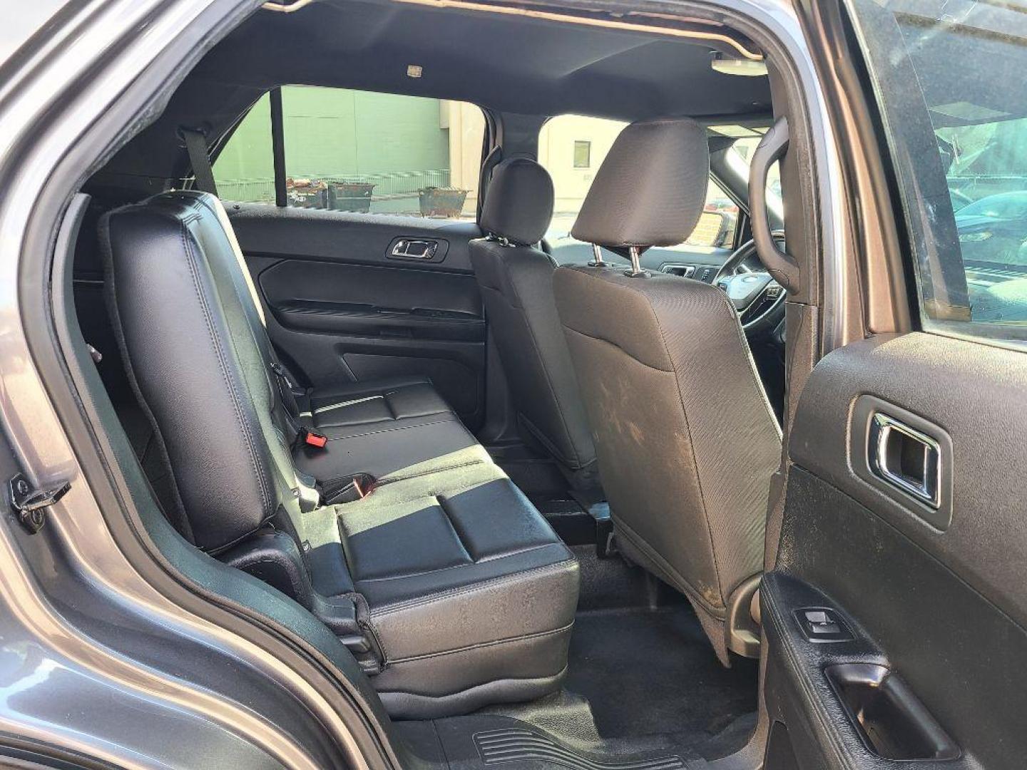 2017 GRAY FORD EXPLORER POLICE INTERCEPTOR (1FM5K8AR8HG) with an 3.7L engine, Automatic transmission, located at 117 North Cameron Street, Harrisburg, PA, 17101, (717) 963-8962, 40.266762, -76.875259 - WE FINANCE!!! Good Credit/ Bad Credit/ No Credit - ALL Trade-Ins Welcomed!!! ***Guaranteed Credit Approval*** APPLY ONLINE or CALL us TODAY ;) Please call us to discuss your cash and financing options. - Photo#10