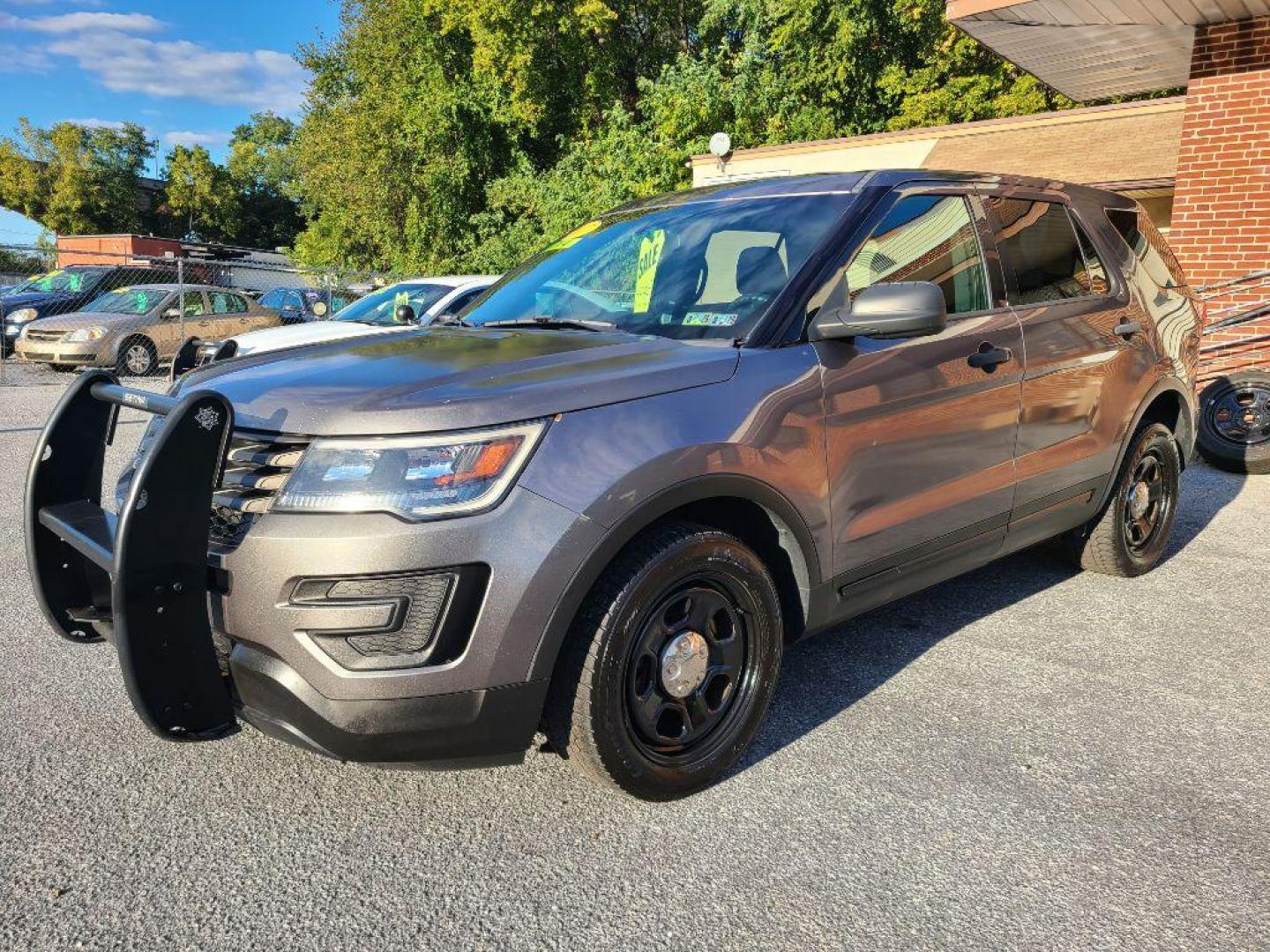 2017 GRAY FORD EXPLORER POLICE INTERCEPTOR (1FM5K8AR6HG) with an 3.7L engine, Automatic transmission, located at 117 North Cameron Street, Harrisburg, PA, 17101, (717) 963-8962, 40.266762, -76.875259 - WE FINANCE!!! Good Credit/ Bad Credit/ No Credit - ALL Trade-Ins Welcomed!!! ***Guaranteed Credit Approval*** APPLY ONLINE or CALL us TODAY ;) Please call us to discuss your cash and financing options. - Photo#0