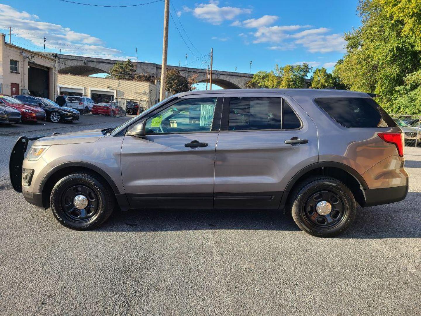 2017 GRAY FORD EXPLORER POLICE INTERCEPTOR (1FM5K8AR6HG) with an 3.7L engine, Automatic transmission, located at 117 North Cameron Street, Harrisburg, PA, 17101, (717) 963-8962, 40.266762, -76.875259 - WE FINANCE!!! Good Credit/ Bad Credit/ No Credit - ALL Trade-Ins Welcomed!!! ***Guaranteed Credit Approval*** APPLY ONLINE or CALL us TODAY ;) Please call us to discuss your cash and financing options. - Photo#1