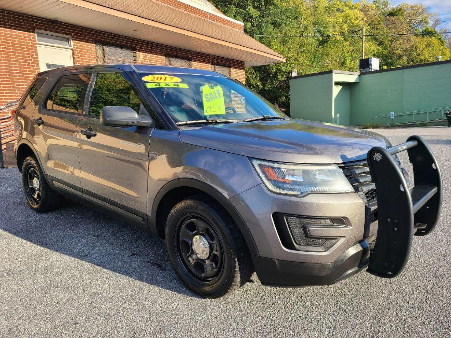 2017 GRAY FORD EXPLORER POLICE INTERCEPTOR (1FM5K8AR6HG) with an 3.7L engine, Automatic transmission, located at 117 North Cameron Street, Harrisburg, PA, 17101, (717) 963-8962, 40.266762, -76.875259 - WE FINANCE!!! Good Credit/ Bad Credit/ No Credit - ALL Trade-Ins Welcomed!!! ***Guaranteed Credit Approval*** APPLY ONLINE or CALL us TODAY ;) Please call us to discuss your cash and financing options. - Photo#6