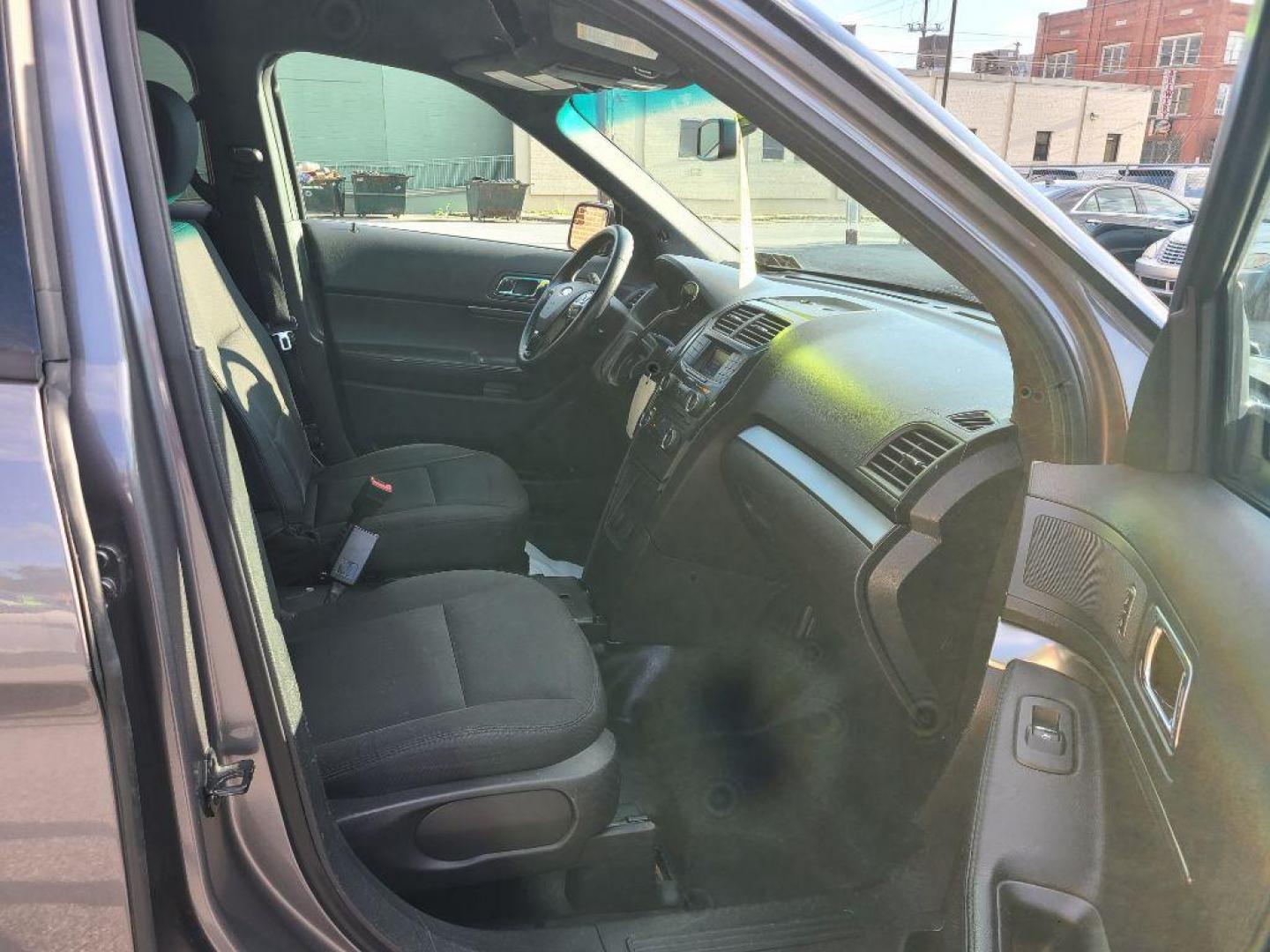 2017 GRAY FORD EXPLORER POLICE INTERCEPTOR (1FM5K8AR6HG) with an 3.7L engine, Automatic transmission, located at 117 North Cameron Street, Harrisburg, PA, 17101, (717) 963-8962, 40.266762, -76.875259 - WE FINANCE!!! Good Credit/ Bad Credit/ No Credit - ALL Trade-Ins Welcomed!!! ***Guaranteed Credit Approval*** APPLY ONLINE or CALL us TODAY ;) Please call us to discuss your cash and financing options. - Photo#12