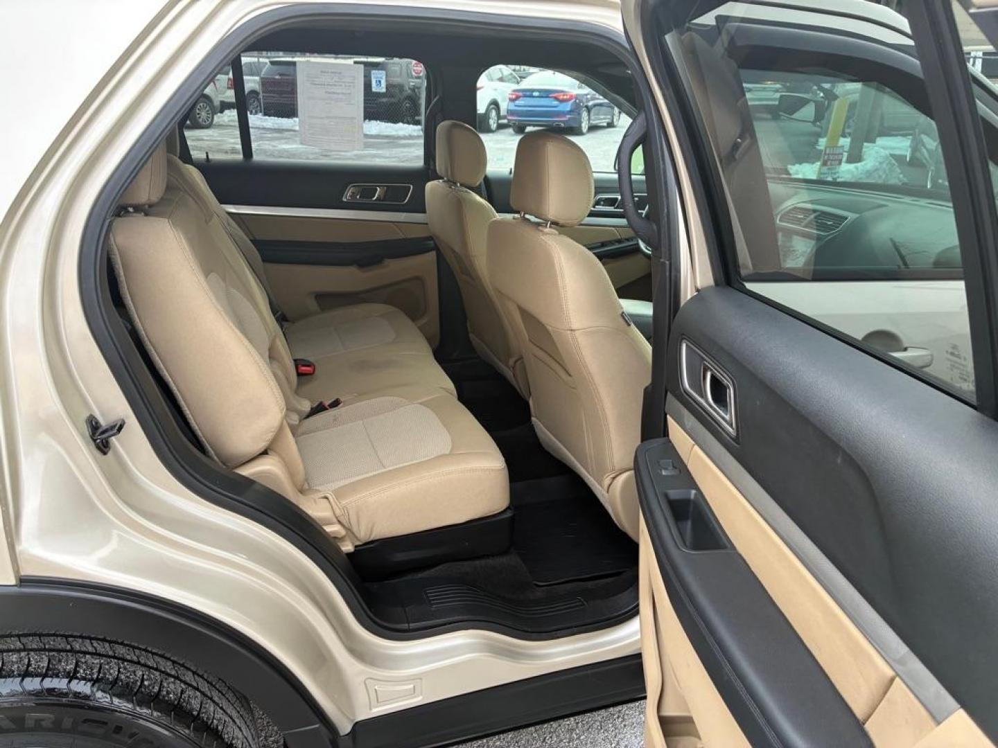 2017 GOLD FORD EXPLORER XLT (1FM5K8D84HG) with an 3.5L engine, Automatic transmission, located at 117 North Cameron Street, Harrisburg, PA, 17101, (717) 963-8962, 40.266762, -76.875259 - WE FINANCE!!! Good Credit/ Challenged Credit/ No Credit - ALL Trade-Ins Welcomed!!! APPLY ONLINE or CALL us TODAY ;) Please call us to discuss your cash and/or financing options. - Photo#9