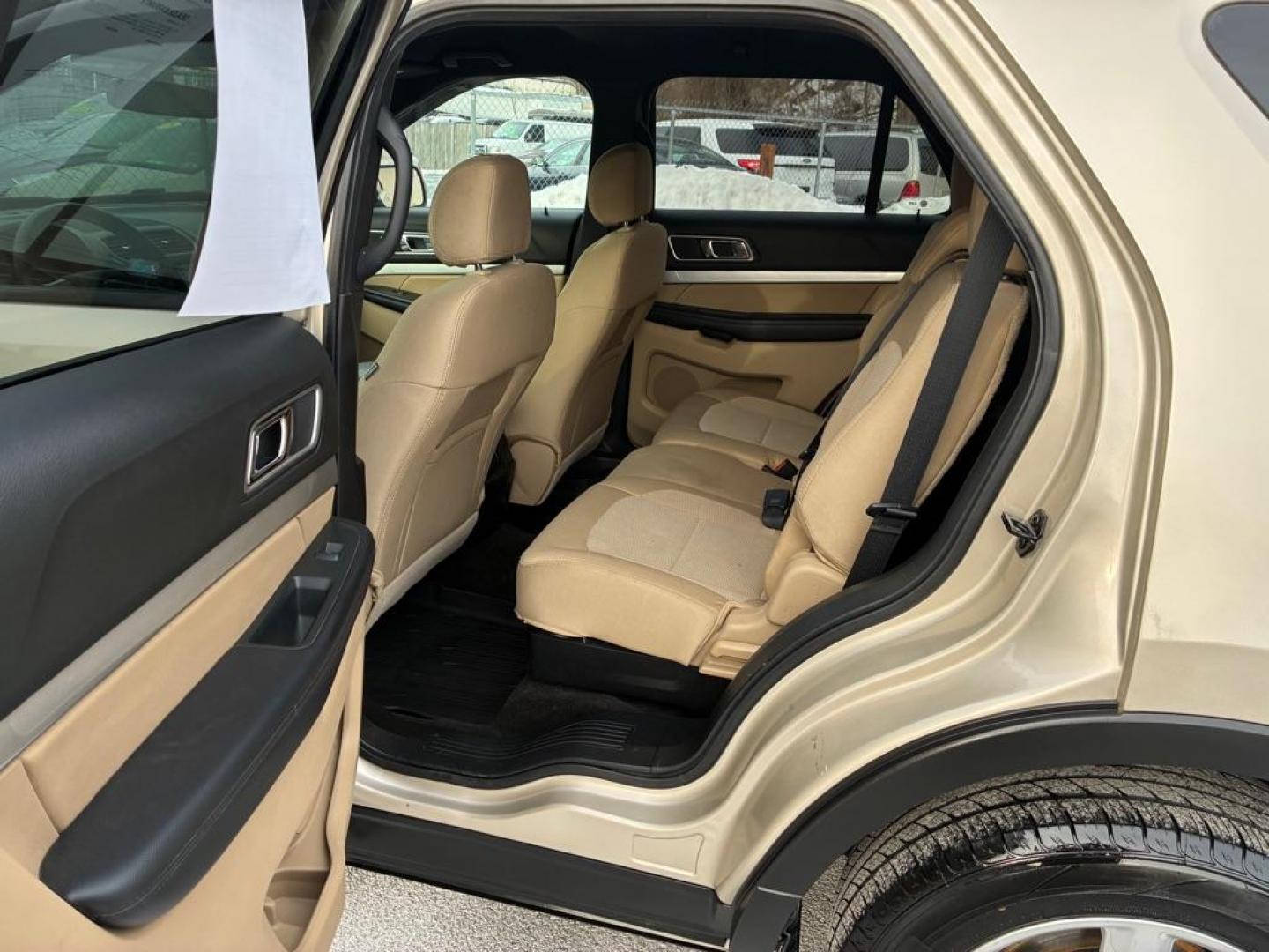 2017 GOLD FORD EXPLORER XLT (1FM5K8D84HG) with an 3.5L engine, Automatic transmission, located at 117 North Cameron Street, Harrisburg, PA, 17101, (717) 963-8962, 40.266762, -76.875259 - WE FINANCE!!! Good Credit/ Challenged Credit/ No Credit - ALL Trade-Ins Welcomed!!! APPLY ONLINE or CALL us TODAY ;) Please call us to discuss your cash and/or financing options. - Photo#12