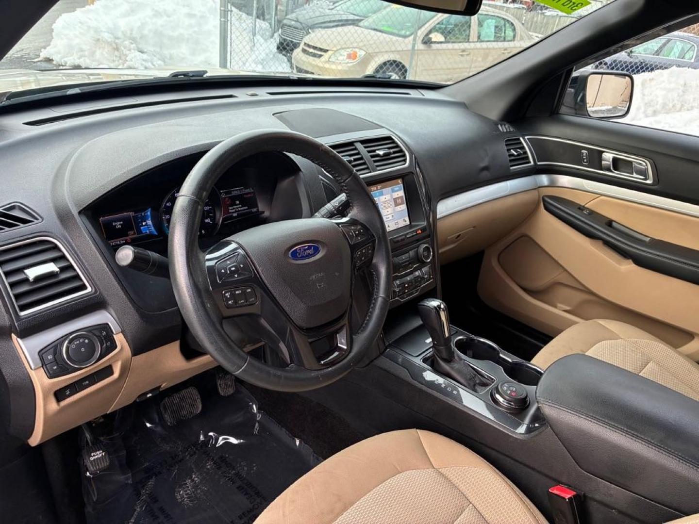 2017 GOLD FORD EXPLORER XLT (1FM5K8D84HG) with an 3.5L engine, Automatic transmission, located at 117 North Cameron Street, Harrisburg, PA, 17101, (717) 963-8962, 40.266762, -76.875259 - WE FINANCE!!! Good Credit/ Challenged Credit/ No Credit - ALL Trade-Ins Welcomed!!! APPLY ONLINE or CALL us TODAY ;) Please call us to discuss your cash and/or financing options. - Photo#15
