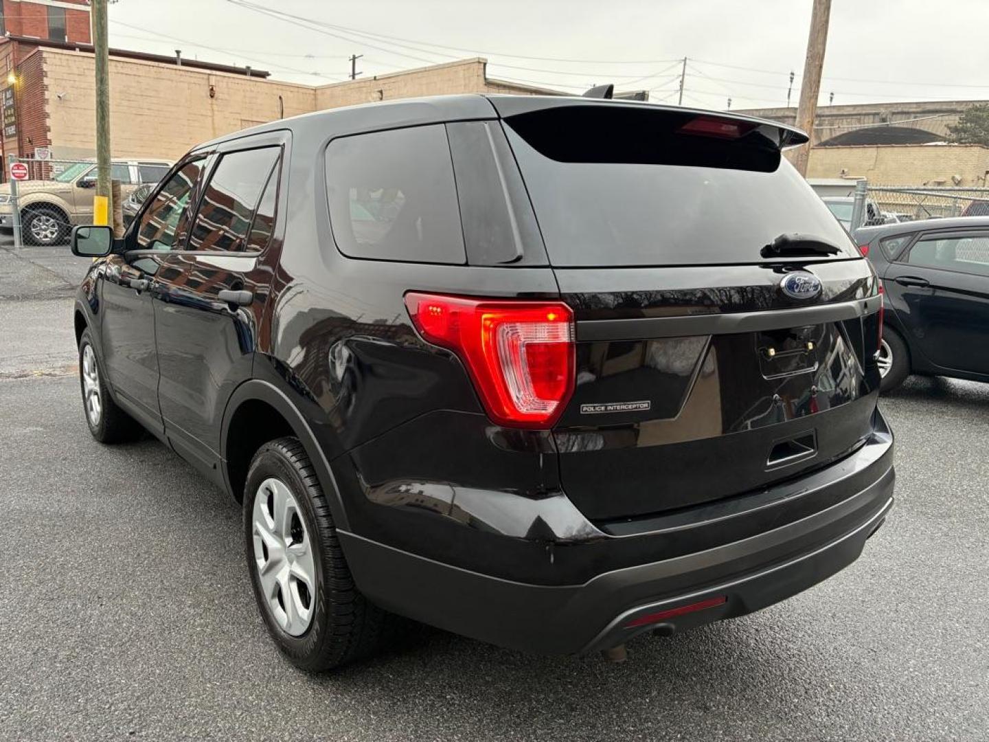 2017 BLACK FORD EXPLORER POLICE INTERCEPTOR (1FM5K8AR8HG) with an 3.7L engine, Automatic transmission, located at 117 North Cameron Street, Harrisburg, PA, 17101, (717) 963-8962, 40.266762, -76.875259 - WE FINANCE!!! Good Credit/ Challenged Credit/ No Credit - ALL Trade-Ins Welcomed!!! APPLY ONLINE or CALL us TODAY ;) Please call us to discuss your cash and/or financing options. - Photo#1