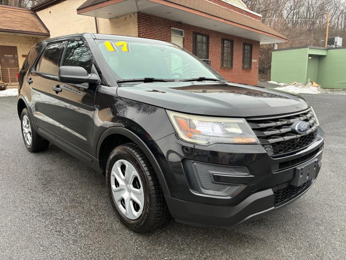 2017 BLACK FORD EXPLORER POLICE INTERCEPTOR (1FM5K8AR8HG) with an 3.7L engine, Automatic transmission, located at 117 North Cameron Street, Harrisburg, PA, 17101, (717) 963-8962, 40.266762, -76.875259 - WE FINANCE!!! Good Credit/ Challenged Credit/ No Credit - ALL Trade-Ins Welcomed!!! APPLY ONLINE or CALL us TODAY ;) Please call us to discuss your cash and/or financing options. - Photo#5