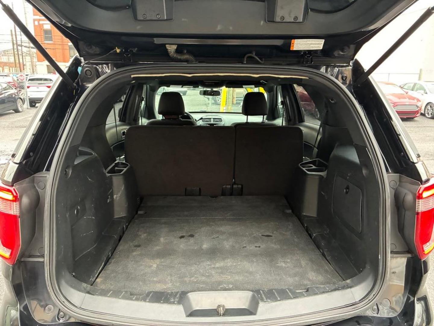 2017 BLACK FORD EXPLORER POLICE INTERCEPTOR (1FM5K8AR8HG) with an 3.7L engine, Automatic transmission, located at 117 North Cameron Street, Harrisburg, PA, 17101, (717) 963-8962, 40.266762, -76.875259 - WE FINANCE!!! Good Credit/ Challenged Credit/ No Credit - ALL Trade-Ins Welcomed!!! APPLY ONLINE or CALL us TODAY ;) Please call us to discuss your cash and/or financing options. - Photo#9