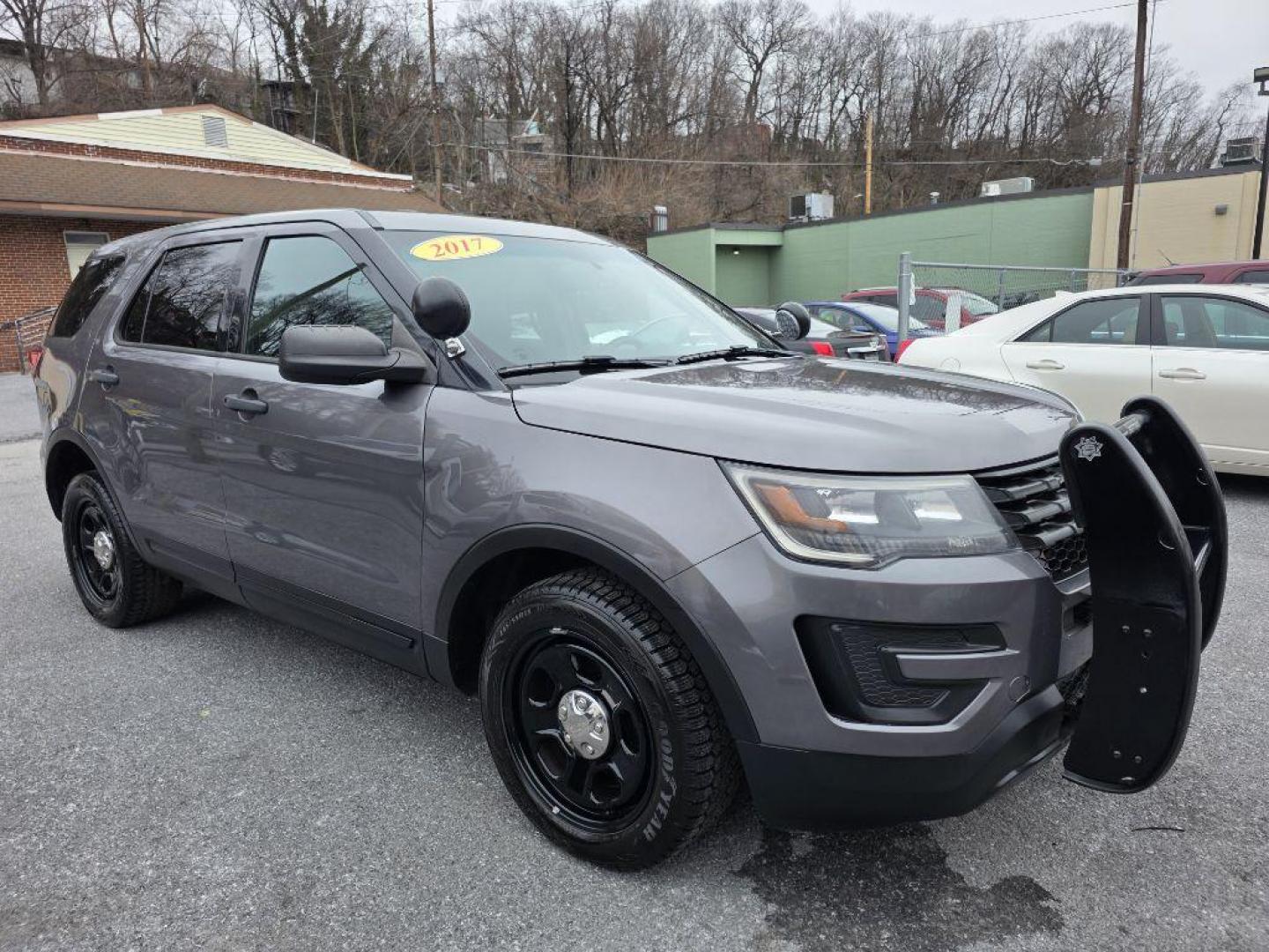 2017 GRAY FORD EXPLORER POLICE INTERCEPTOR (1FM5K8AR6HG) with an 3.7L engine, Automatic transmission, located at 117 North Cameron Street, Harrisburg, PA, 17101, (717) 963-8962, 40.266762, -76.875259 - WE FINANCE!!! Good Credit/ Challenged Credit/ No Credit - ALL Trade-Ins Welcomed!!! APPLY ONLINE or CALL us TODAY ;) Please call us to discuss your cash and/or financing options. - Photo#6