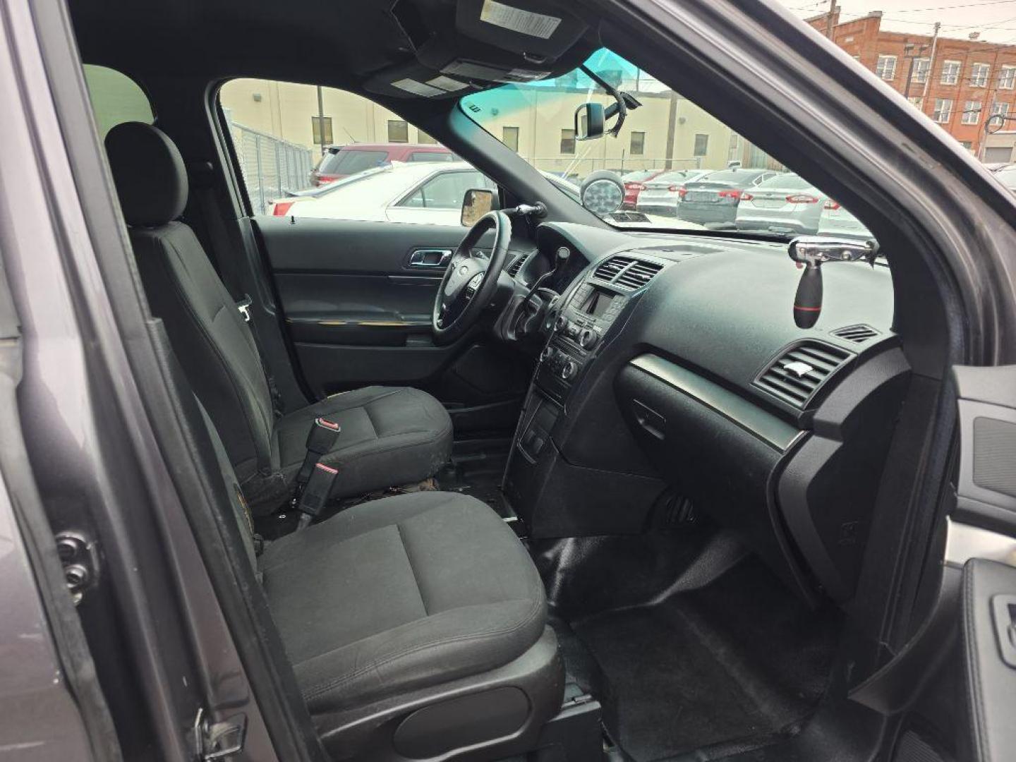 2017 GRAY FORD EXPLORER POLICE INTERCEPTOR (1FM5K8AR6HG) with an 3.7L engine, Automatic transmission, located at 117 North Cameron Street, Harrisburg, PA, 17101, (717) 963-8962, 40.266762, -76.875259 - WE FINANCE!!! Good Credit/ Challenged Credit/ No Credit - ALL Trade-Ins Welcomed!!! APPLY ONLINE or CALL us TODAY ;) Please call us to discuss your cash and/or financing options. - Photo#8