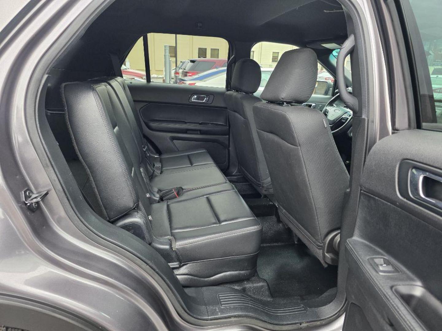 2017 GRAY FORD EXPLORER POLICE INTERCEPTOR (1FM5K8AR6HG) with an 3.7L engine, Automatic transmission, located at 117 North Cameron Street, Harrisburg, PA, 17101, (717) 963-8962, 40.266762, -76.875259 - WE FINANCE!!! Good Credit/ Challenged Credit/ No Credit - ALL Trade-Ins Welcomed!!! APPLY ONLINE or CALL us TODAY ;) Please call us to discuss your cash and/or financing options. - Photo#11