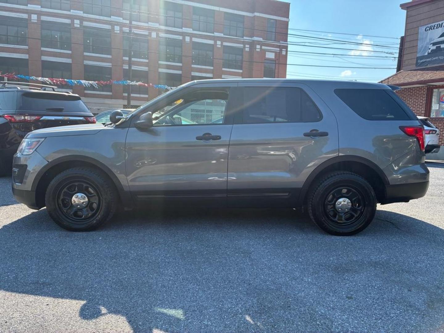 2017 GRAY FORD EXPLORER POLICE INTERCEPTOR (1FM5K8AR2HG) with an 3.7L engine, Automatic transmission, located at 117 North Cameron Street, Harrisburg, PA, 17101, (717) 963-8962, 40.266762, -76.875259 - WE FINANCE!!! MOST vehicles are available for financing. Good Credit/ Challenged Credit/ No Credit - ALL Trade-Ins Welcomed!!! APPLY ONLINE or CALL us TODAY Please call us to discuss your cash and/or financing options. Thanks for cheching our inventory! We're here to help. - Photo#1