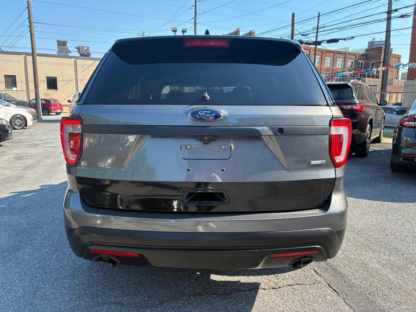 2017 GRAY FORD EXPLORER POLICE INTERCEPTOR (1FM5K8AR2HG) with an 3.7L engine, Automatic transmission, located at 117 North Cameron Street, Harrisburg, PA, 17101, (717) 963-8962, 40.266762, -76.875259 - WE FINANCE!!! MOST vehicles are available for financing. Good Credit/ Challenged Credit/ No Credit - ALL Trade-Ins Welcomed!!! APPLY ONLINE or CALL us TODAY Please call us to discuss your cash and/or financing options. Thanks for cheching our inventory! We're here to help. - Photo#3