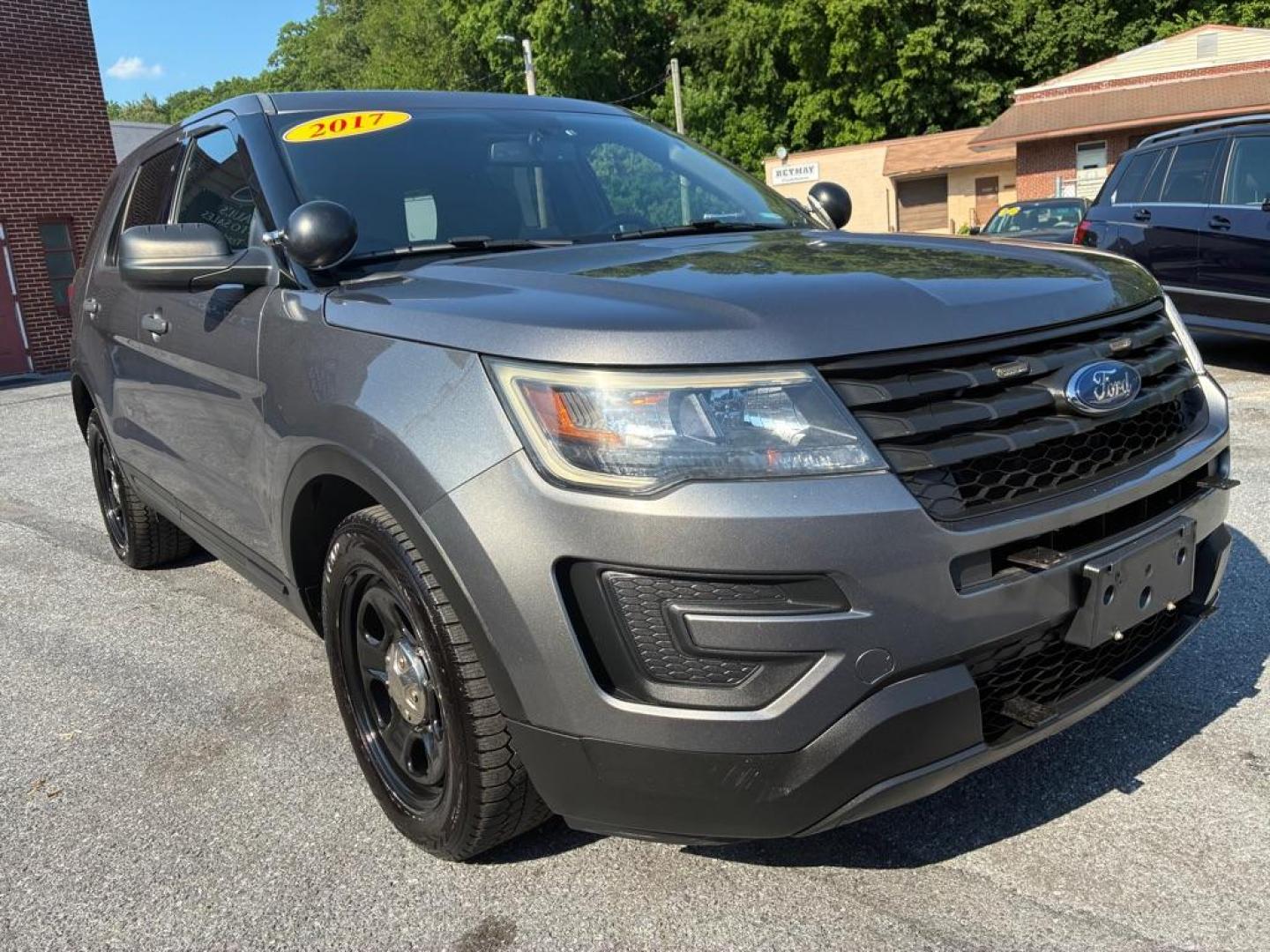 2017 GRAY FORD EXPLORER POLICE INTERCEPTOR (1FM5K8AR2HG) with an 3.7L engine, Automatic transmission, located at 117 North Cameron Street, Harrisburg, PA, 17101, (717) 963-8962, 40.266762, -76.875259 - WE FINANCE!!! MOST vehicles are available for financing. Good Credit/ Challenged Credit/ No Credit - ALL Trade-Ins Welcomed!!! APPLY ONLINE or CALL us TODAY Please call us to discuss your cash and/or financing options. Thanks for cheching our inventory! We're here to help. - Photo#6