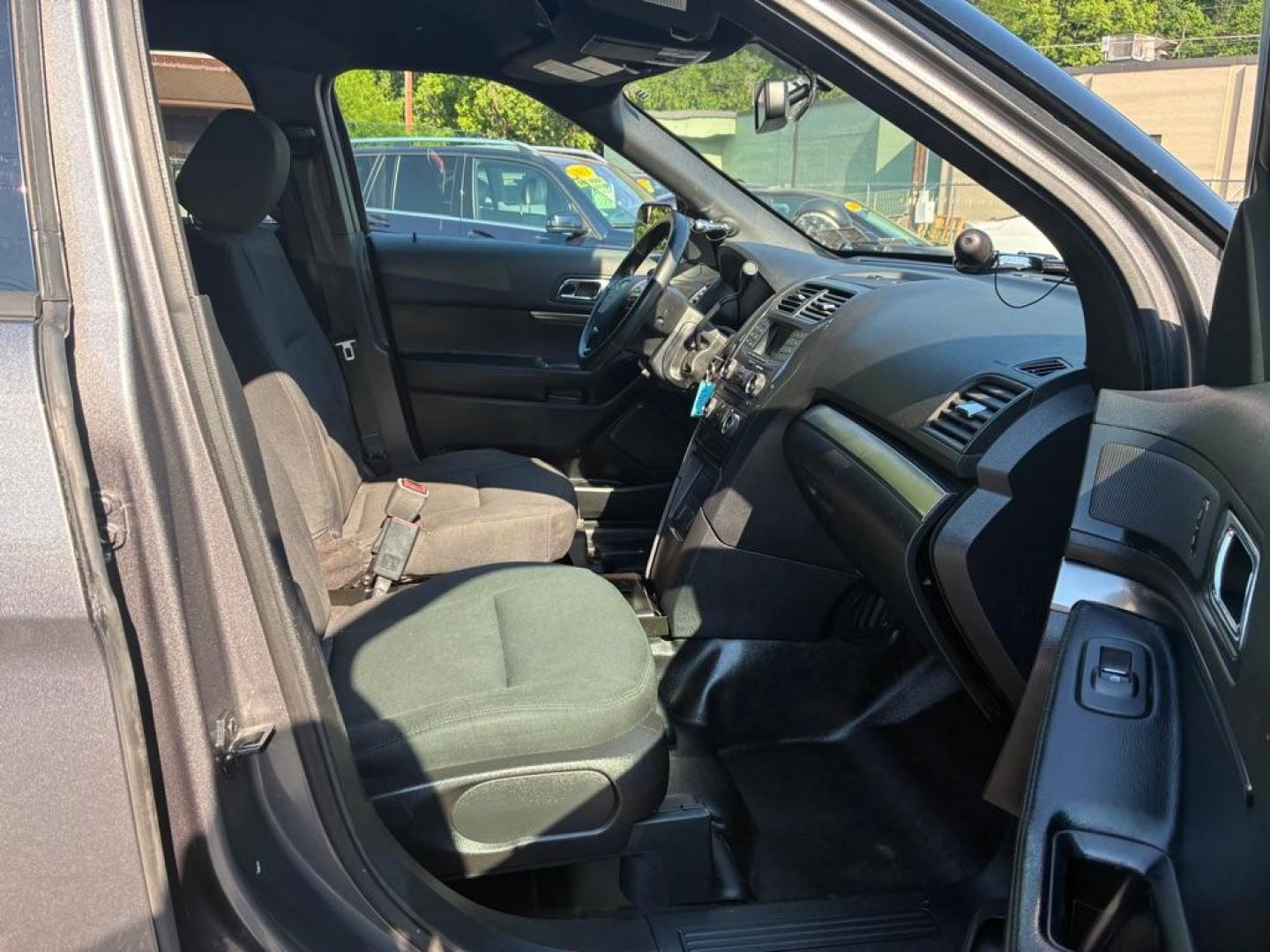 2017 GRAY FORD EXPLORER POLICE INTERCEPTOR (1FM5K8AR2HG) with an 3.7L engine, Automatic transmission, located at 117 North Cameron Street, Harrisburg, PA, 17101, (717) 963-8962, 40.266762, -76.875259 - WE FINANCE!!! MOST vehicles are available for financing. Good Credit/ Challenged Credit/ No Credit - ALL Trade-Ins Welcomed!!! APPLY ONLINE or CALL us TODAY Please call us to discuss your cash and/or financing options. Thanks for cheching our inventory! We're here to help. - Photo#8