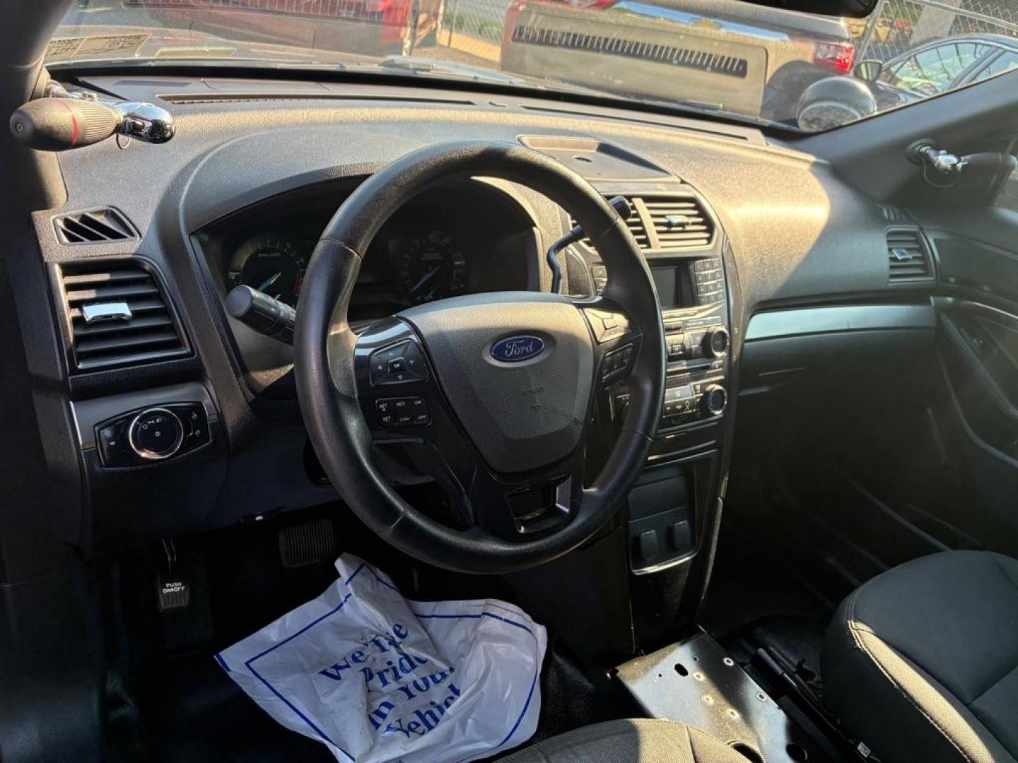 2017 GRAY FORD EXPLORER POLICE INTERCEPTOR (1FM5K8AR2HG) with an 3.7L engine, Automatic transmission, located at 117 North Cameron Street, Harrisburg, PA, 17101, (717) 963-8962, 40.266762, -76.875259 - WE FINANCE!!! MOST vehicles are available for financing. Good Credit/ Challenged Credit/ No Credit - ALL Trade-Ins Welcomed!!! APPLY ONLINE or CALL us TODAY Please call us to discuss your cash and/or financing options. Thanks for cheching our inventory! We're here to help. - Photo#15