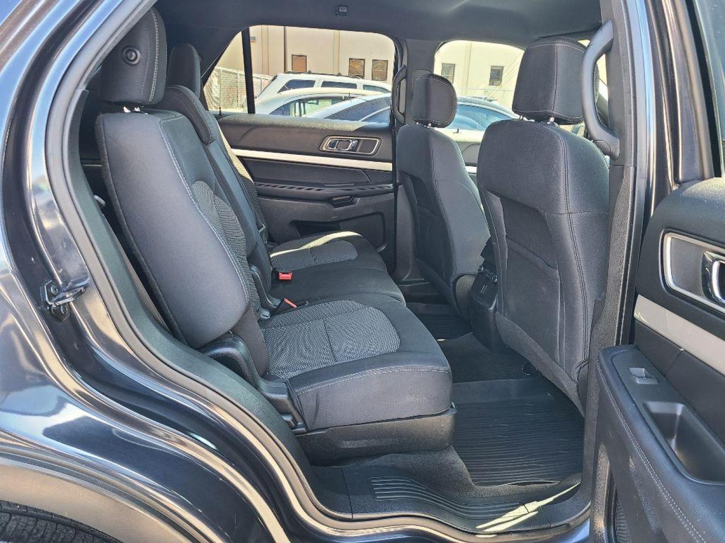 2017 GRAY FORD EXPLORER XLT (1FM5K8D8XHG) with an 3.5L engine, Automatic transmission, located at 7981 Paxton Street, Harrisburg, PA, 17111, (717) 561-2926, 40.261490, -76.749229 - WE FINANCE!!! Good Credit/ Bad Credit/ No Credit - ALL Trade-Ins Welcomed!!! ***Guaranteed Credit Approval*** APPLY ONLINE or CALL us TODAY ;) Internet Prices and Marketplace Prices are SPECIAL discounted ***CASH DEALS*** Retail Prices are higher. Please call us to discuss your cash and finan - Photo#10