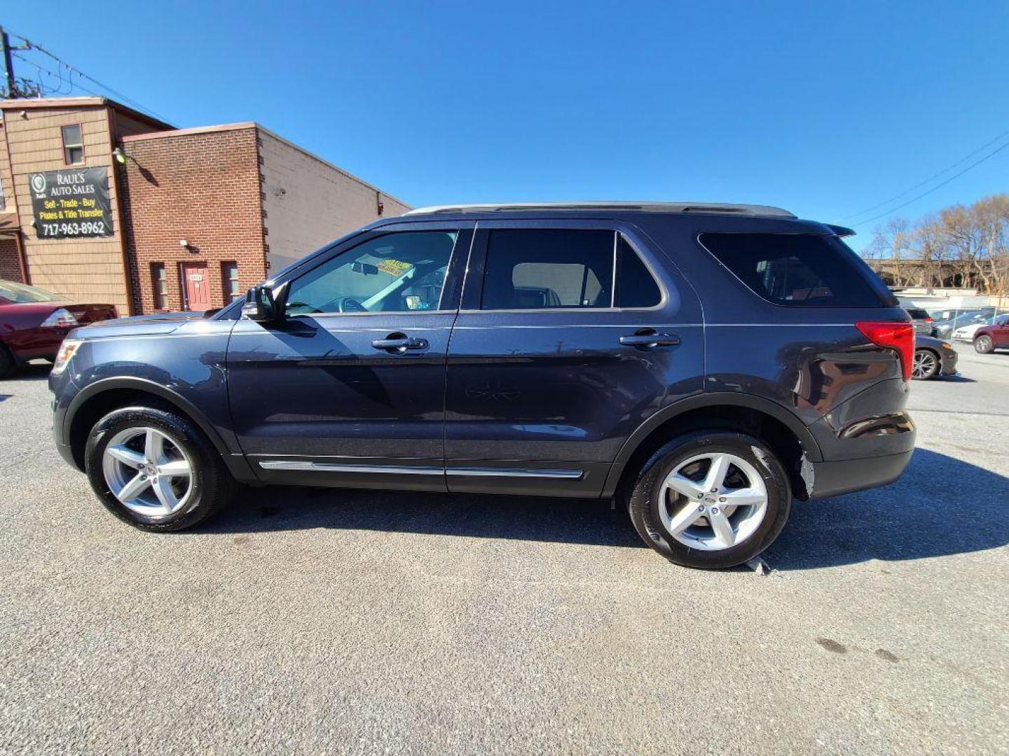 2017 GRAY FORD EXPLORER XLT (1FM5K8D8XHG) with an 3.5L engine, Automatic transmission, located at 7981 Paxton Street, Harrisburg, PA, 17111, (717) 561-2926, 40.261490, -76.749229 - WE FINANCE!!! Good Credit/ Bad Credit/ No Credit - ALL Trade-Ins Welcomed!!! ***Guaranteed Credit Approval*** APPLY ONLINE or CALL us TODAY ;) Internet Prices and Marketplace Prices are SPECIAL discounted ***CASH DEALS*** Retail Prices are higher. Please call us to discuss your cash and finan - Photo#1