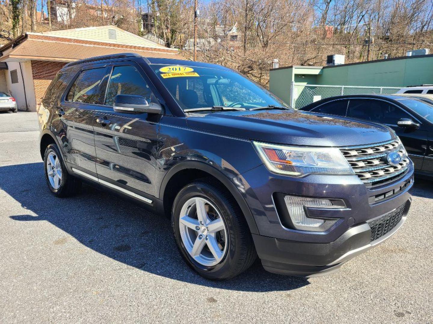 2017 GRAY FORD EXPLORER XLT (1FM5K8D8XHG) with an 3.5L engine, Automatic transmission, located at 7981 Paxton Street, Harrisburg, PA, 17111, (717) 561-2926, 40.261490, -76.749229 - WE FINANCE!!! Good Credit/ Bad Credit/ No Credit - ALL Trade-Ins Welcomed!!! ***Guaranteed Credit Approval*** APPLY ONLINE or CALL us TODAY ;) Internet Prices and Marketplace Prices are SPECIAL discounted ***CASH DEALS*** Retail Prices are higher. Please call us to discuss your cash and finan - Photo#6