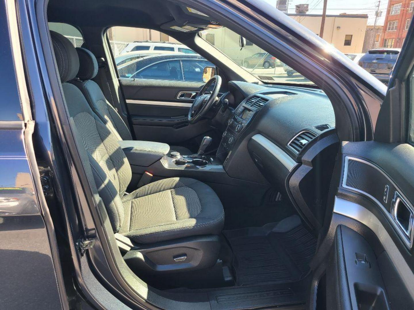 2017 GRAY FORD EXPLORER XLT (1FM5K8D8XHG) with an 3.5L engine, Automatic transmission, located at 7981 Paxton Street, Harrisburg, PA, 17111, (717) 561-2926, 40.261490, -76.749229 - WE FINANCE!!! Good Credit/ Bad Credit/ No Credit - ALL Trade-Ins Welcomed!!! ***Guaranteed Credit Approval*** APPLY ONLINE or CALL us TODAY ;) Internet Prices and Marketplace Prices are SPECIAL discounted ***CASH DEALS*** Retail Prices are higher. Please call us to discuss your cash and finan - Photo#8