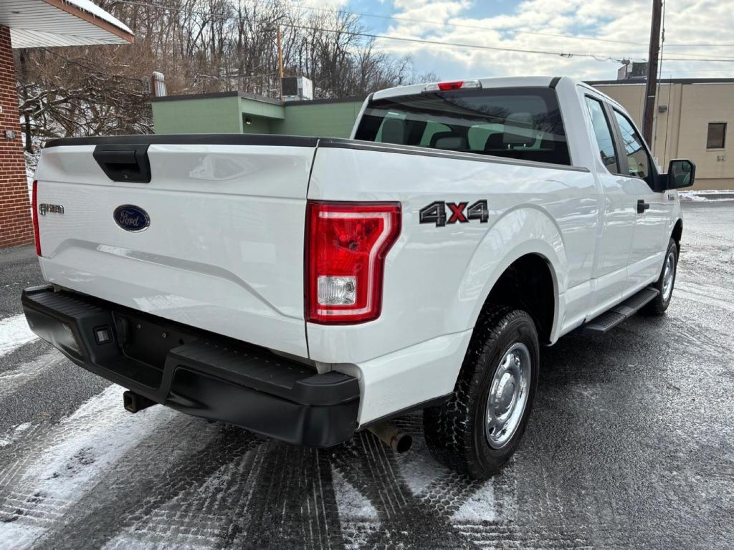 2017 WHITE FORD F150 SUPER CAB (1FTEX1E85HF) with an 3.5L engine, Automatic transmission, located at 7981 Paxton Street, Harrisburg, PA, 17111, (717) 561-2926, 40.261490, -76.749229 - WE FINANCE!!! Good Credit/ Challenged Credit/ No Credit - ALL Trade-Ins Welcomed!!! APPLY ONLINE or CALL us TODAY ;) Please call us to discuss your cash and/or financing options. - Photo#4