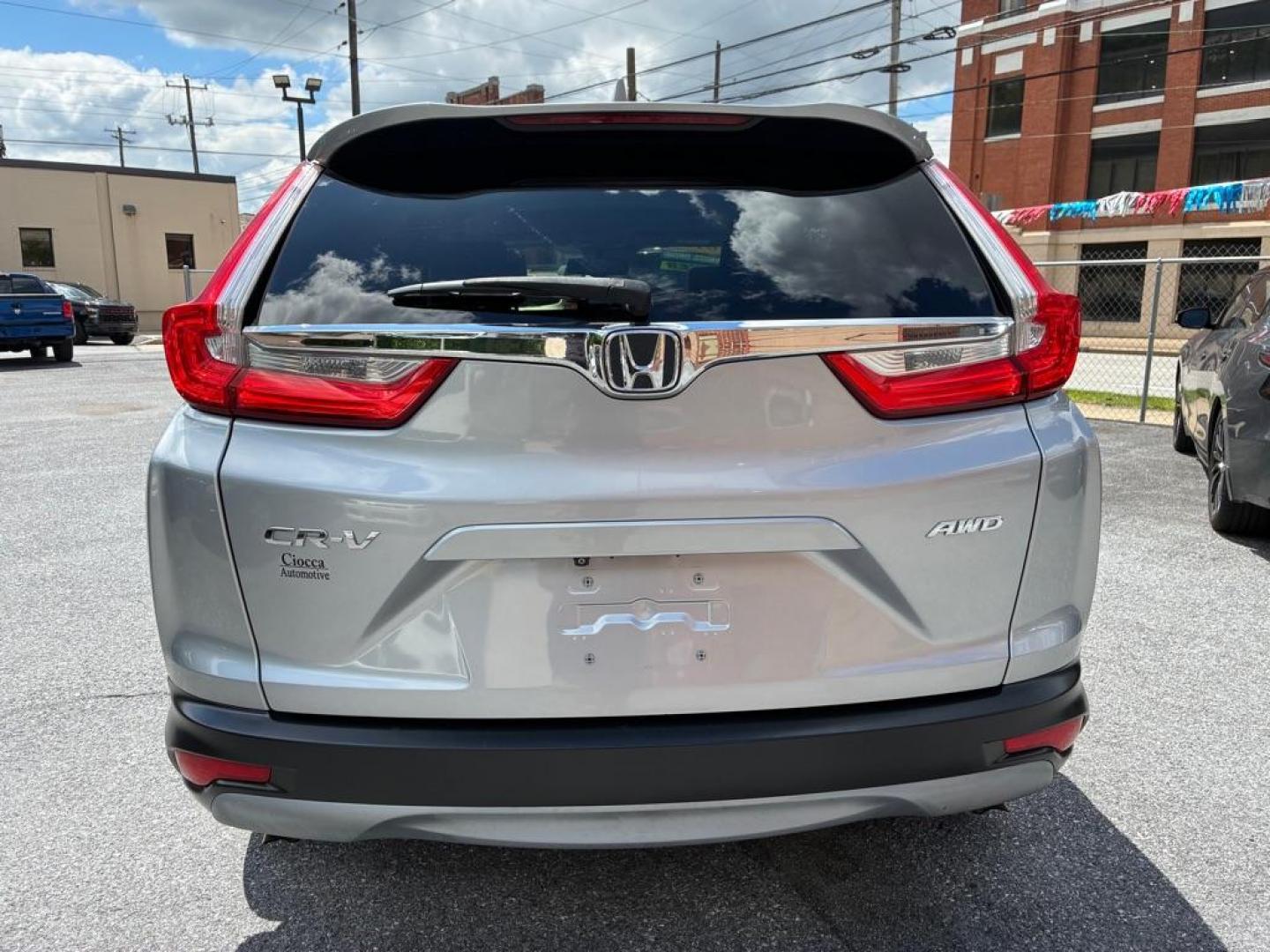 2017 SILVER HONDA CR-V EXL (2HKRW2H80HH) with an 1.5L engine, Continuously Variable transmission, located at 117 North Cameron Street, Harrisburg, PA, 17101, (717) 963-8962, 40.266762, -76.875259 - WE FINANCE!!! MOST vehicles are available for financing. Good Credit/ Challenged Credit/ No Credit - ALL Trade-Ins Welcomed!!! APPLY ONLINE or CALL us TODAY Please call us to discuss your cash and/or financing options. Thanks for checking our inventory! We're here to help. - Photo#3
