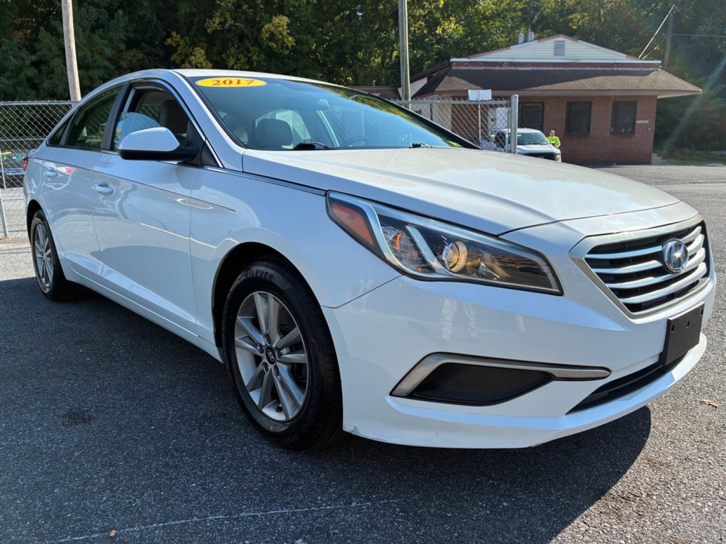 2017 WHITE HYUNDAI SONATA SE (5NPE24AF6HH) with an 2.4L engine, Automatic transmission, located at 117 North Cameron Street, Harrisburg, PA, 17101, (717) 963-8962, 40.266762, -76.875259 - Value Added Options - Standard Auxiliary Audio Input Bluetooth Connection Heated Mirrors Keyless Entry MP3 Player Satellite Radio WE FINANCE!!! MOST vehicles are available for financing. Good Credit/ Challenged Credit/ No Credit - ALL Trade-Ins Welcomed!!! APPLY ONLINE or CALL us TOD- Photo#6