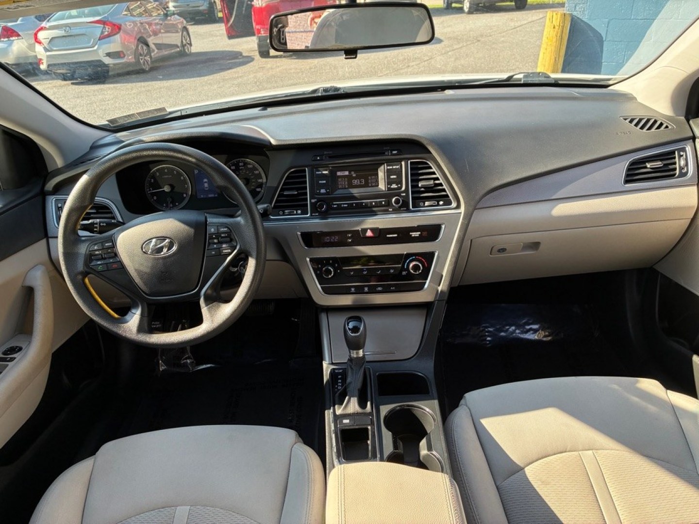 2017 WHITE HYUNDAI SONATA SE (5NPE24AF6HH) with an 2.4L engine, Automatic transmission, located at 117 North Cameron Street, Harrisburg, PA, 17101, (717) 963-8962, 40.266762, -76.875259 - Value Added Options - Standard Auxiliary Audio Input Bluetooth Connection Heated Mirrors Keyless Entry MP3 Player Satellite Radio WE FINANCE!!! MOST vehicles are available for financing. Good Credit/ Challenged Credit/ No Credit - ALL Trade-Ins Welcomed!!! APPLY ONLINE or CALL us TOD- Photo#12