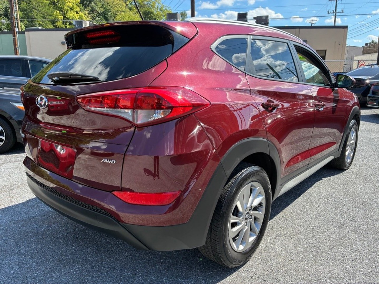 2017 RED HYUNDAI TUCSON LIMITED (KM8J3CA4XHU) with an 2.0L engine, Automatic transmission, located at 117 North Cameron Street, Harrisburg, PA, 17101, (717) 963-8962, 40.266762, -76.875259 - WE FINANCE!!! MOST vehicles are available for financing. Good Credit/ Challenged Credit/ No Credit - ALL Trade-Ins Welcomed!!! APPLY ONLINE or CALL us TODAY Please call us to discuss your cash and/or financing options. Thanks for checking our inventory! We're here to help.- Photo#4