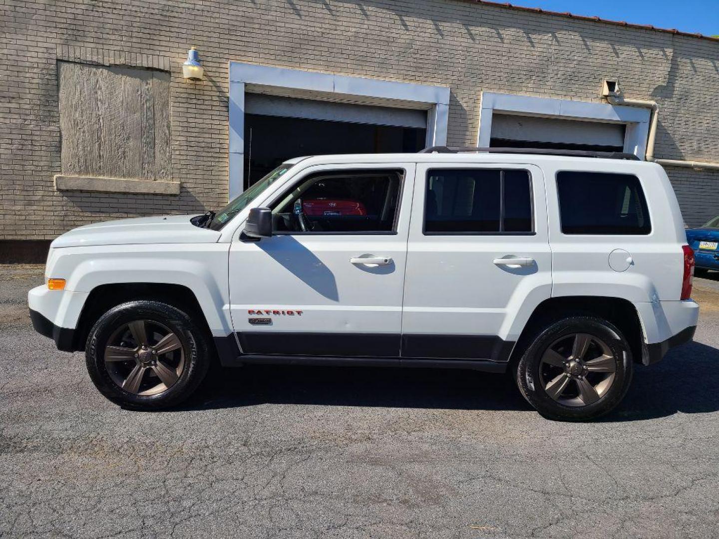 2017 WHITE JEEP PATRIOT SPORT (1C4NJRBB8HD) with an 2.4L engine, Continuously Variable transmission, located at 117 North Cameron Street, Harrisburg, PA, 17101, (717) 963-8962, 40.266762, -76.875259 - WE FINANCE!!! Good Credit/ Bad Credit/ No Credit - ALL Trade-Ins Welcomed!!! ***Guaranteed Credit Approval*** APPLY ONLINE or CALL us TODAY ;) Internet Prices and Marketplace Prices are SPECIAL discounted ***CASH DEALS*** Retail Prices are higher. Please call us to discuss your cash and finan - Photo#1