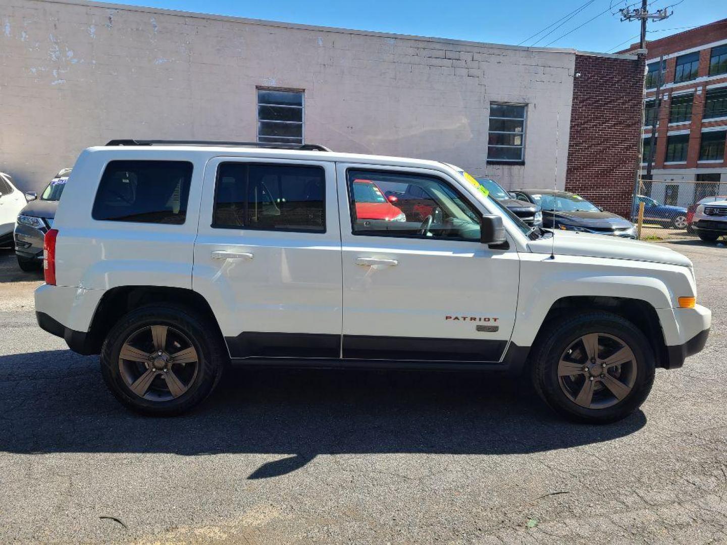 2017 WHITE JEEP PATRIOT SPORT (1C4NJRBB8HD) with an 2.4L engine, Continuously Variable transmission, located at 117 North Cameron Street, Harrisburg, PA, 17101, (717) 963-8962, 40.266762, -76.875259 - WE FINANCE!!! Good Credit/ Bad Credit/ No Credit - ALL Trade-Ins Welcomed!!! ***Guaranteed Credit Approval*** APPLY ONLINE or CALL us TODAY ;) Internet Prices and Marketplace Prices are SPECIAL discounted ***CASH DEALS*** Retail Prices are higher. Please call us to discuss your cash and finan - Photo#7