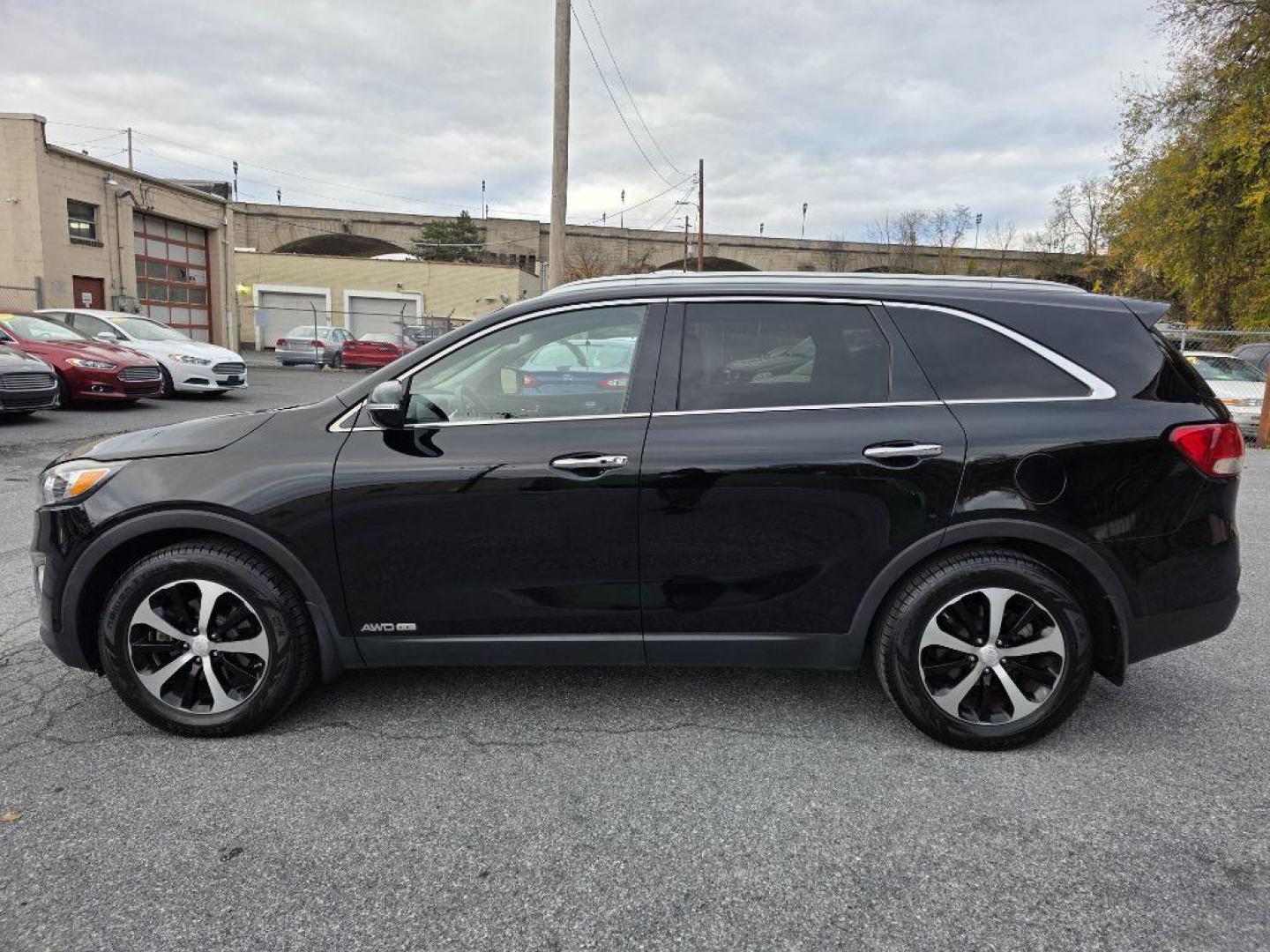2017 BLACK KIA SORENTO EX (5XYPHDA59HG) with an 3.3L engine, Automatic transmission, located at 117 North Cameron Street, Harrisburg, PA, 17101, (717) 963-8962, 40.266762, -76.875259 - WE FINANCE!!! Good Credit/ Bad Credit/ No Credit - ALL Trade-Ins Welcomed!!! ***Guaranteed Credit Approval*** APPLY ONLINE or CALL us TODAY ;) Please call us to discuss your cash and financing options. - Photo#1