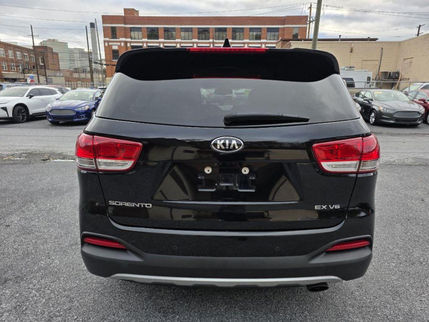 2017 BLACK KIA SORENTO EX (5XYPHDA59HG) with an 3.3L engine, Automatic transmission, located at 117 North Cameron Street, Harrisburg, PA, 17101, (717) 963-8962, 40.266762, -76.875259 - WE FINANCE!!! Good Credit/ Bad Credit/ No Credit - ALL Trade-Ins Welcomed!!! ***Guaranteed Credit Approval*** APPLY ONLINE or CALL us TODAY ;) Please call us to discuss your cash and financing options. - Photo#3