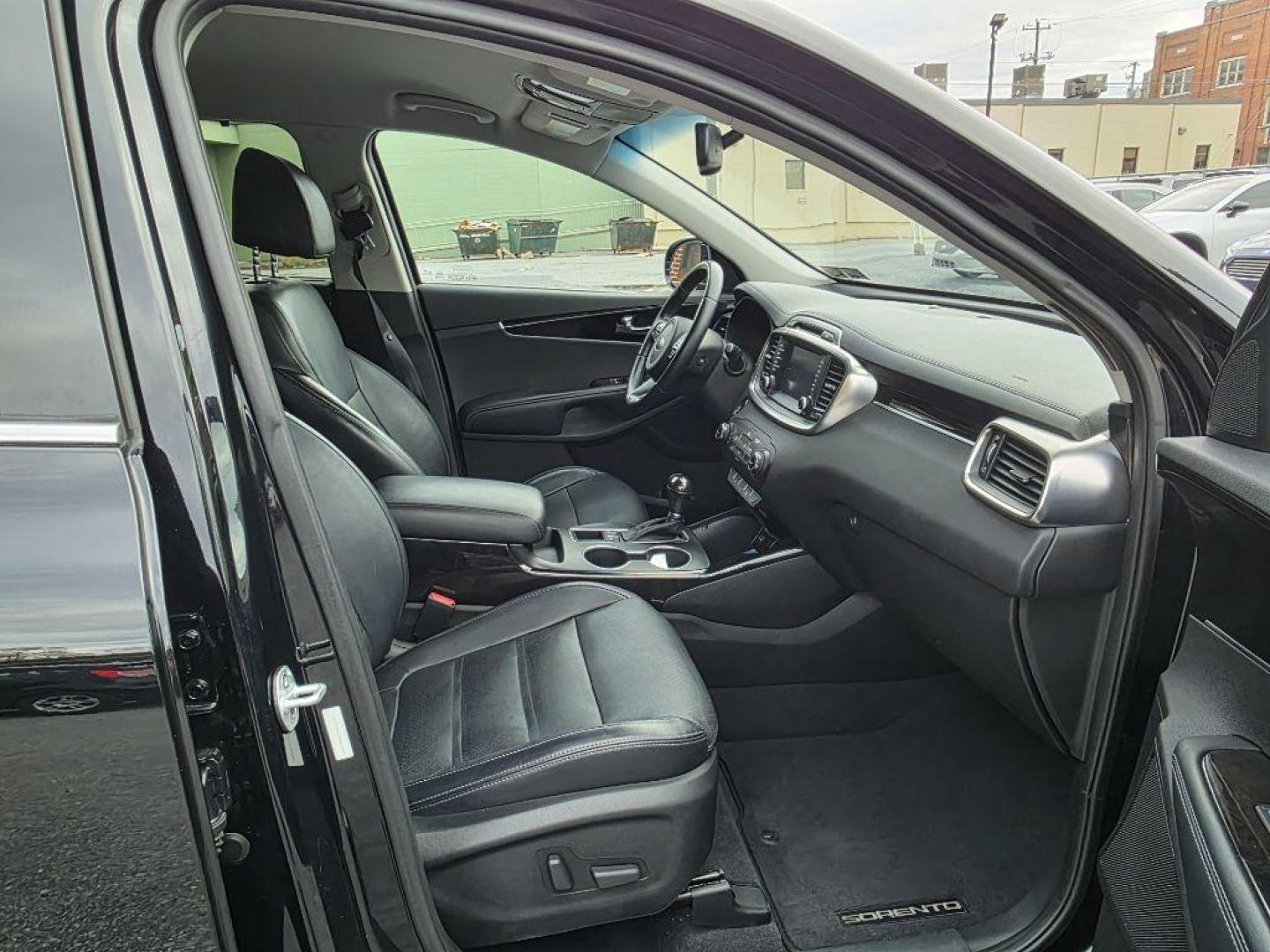 2017 BLACK KIA SORENTO EX (5XYPHDA59HG) with an 3.3L engine, Automatic transmission, located at 117 North Cameron Street, Harrisburg, PA, 17101, (717) 963-8962, 40.266762, -76.875259 - WE FINANCE!!! Good Credit/ Bad Credit/ No Credit - ALL Trade-Ins Welcomed!!! ***Guaranteed Credit Approval*** APPLY ONLINE or CALL us TODAY ;) Please call us to discuss your cash and financing options. - Photo#10