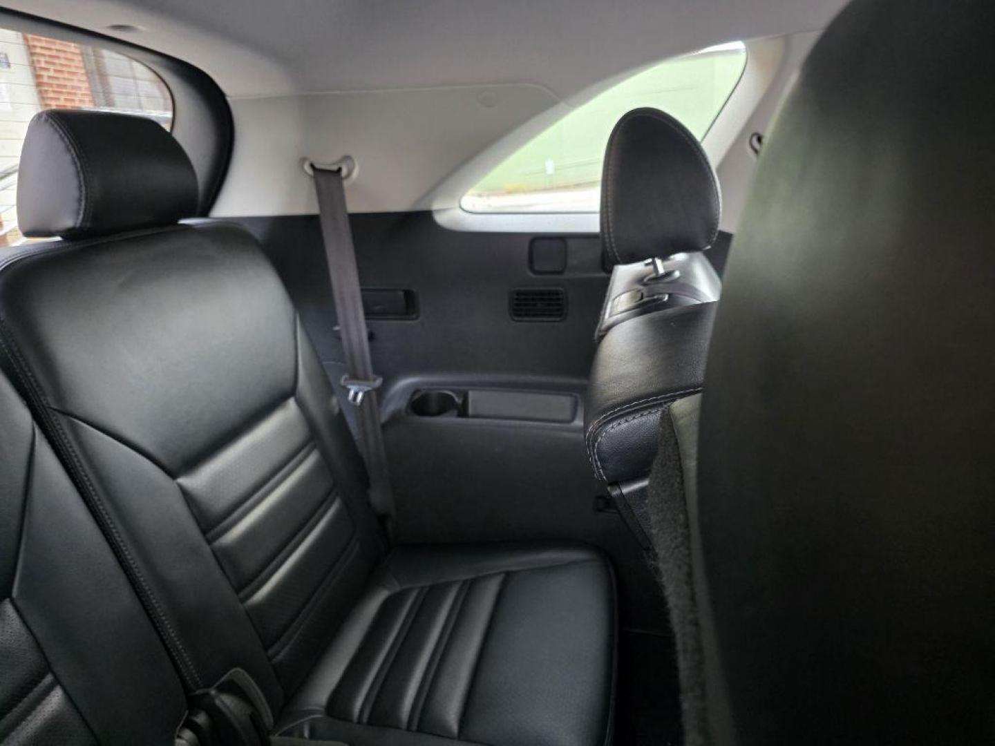 2017 BLACK KIA SORENTO EX (5XYPHDA59HG) with an 3.3L engine, Automatic transmission, located at 117 North Cameron Street, Harrisburg, PA, 17101, (717) 963-8962, 40.266762, -76.875259 - WE FINANCE!!! Good Credit/ Bad Credit/ No Credit - ALL Trade-Ins Welcomed!!! ***Guaranteed Credit Approval*** APPLY ONLINE or CALL us TODAY ;) Please call us to discuss your cash and financing options. - Photo#11