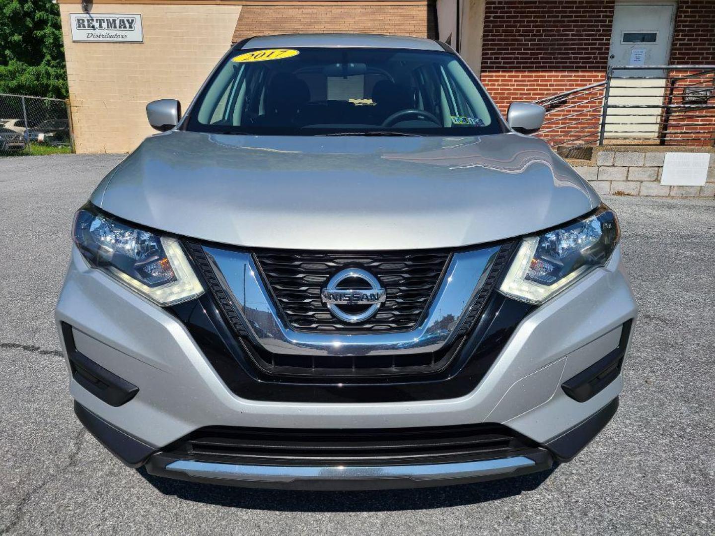 2017 SILVER NISSAN ROGUE SV (5N1AT2MV2HC) with an 2.5L engine, Continuously Variable transmission, located at 117 North Cameron Street, Harrisburg, PA, 17101, (717) 963-8962, 40.266762, -76.875259 - WE FINANCE!!! Good Credit/ Bad Credit/ No Credit - ALL Trade-Ins Welcomed!!! ***Guaranteed Credit Approval*** APPLY ONLINE or CALL us TODAY ;) Internet Prices and Marketplace Prices are SPECIAL discounted ***CASH DEALS*** Retail Prices are higher. Please call us to discuss your cash and finan - Photo#7