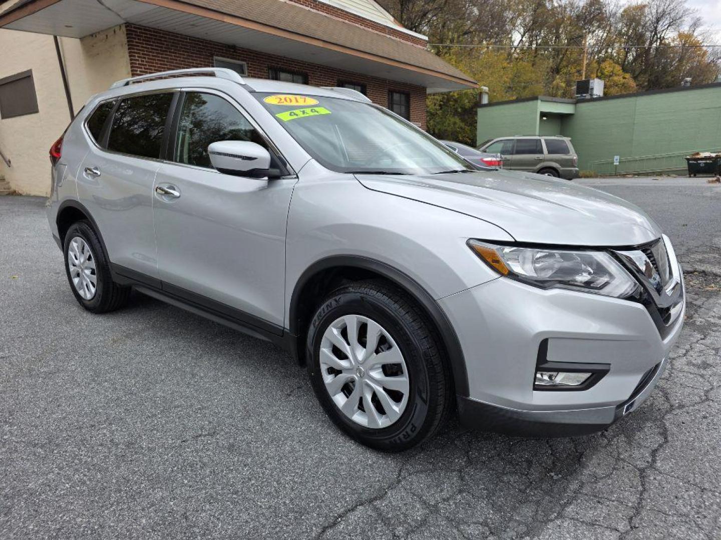 2017 SILVER NISSAN ROGUE S (KNMAT2MVXHP) with an 2.5L engine, Continuously Variable transmission, located at 117 North Cameron Street, Harrisburg, PA, 17101, (717) 963-8962, 40.266762, -76.875259 - WE FINANCE!!! Good Credit/ Bad Credit/ No Credit - ALL Trade-Ins Welcomed!!! ***Guaranteed Credit Approval*** APPLY ONLINE or CALL us TODAY ;) Please call us to discuss your cash and financing options. - Photo#6