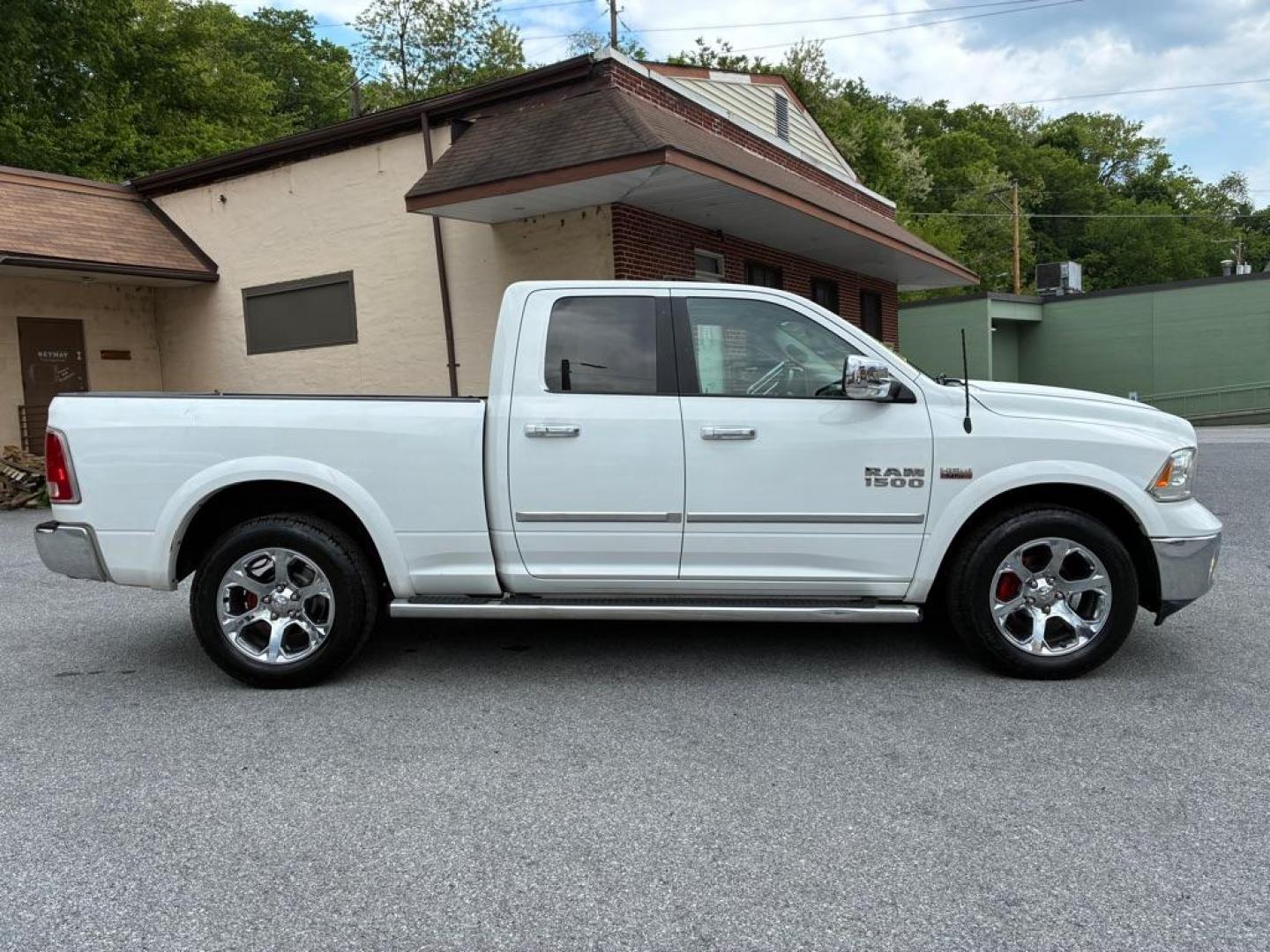 2017 WHITE RAM 1500 LARAMIE (1C6RR7JT4HS) with an 5.7L engine, Automatic transmission, located at 117 North Cameron Street, Harrisburg, PA, 17101, (717) 963-8962, 40.266762, -76.875259 - WE FINANCE!!! MOST vehicles are available for financing. Good Credit/ Challenged Credit/ No Credit - ALL Trade-Ins Welcomed!!! APPLY ONLINE or CALL us TODAY Please call us to discuss your cash and/or financing options. Thanks for checking our inventory! We're here to help. - Photo#5