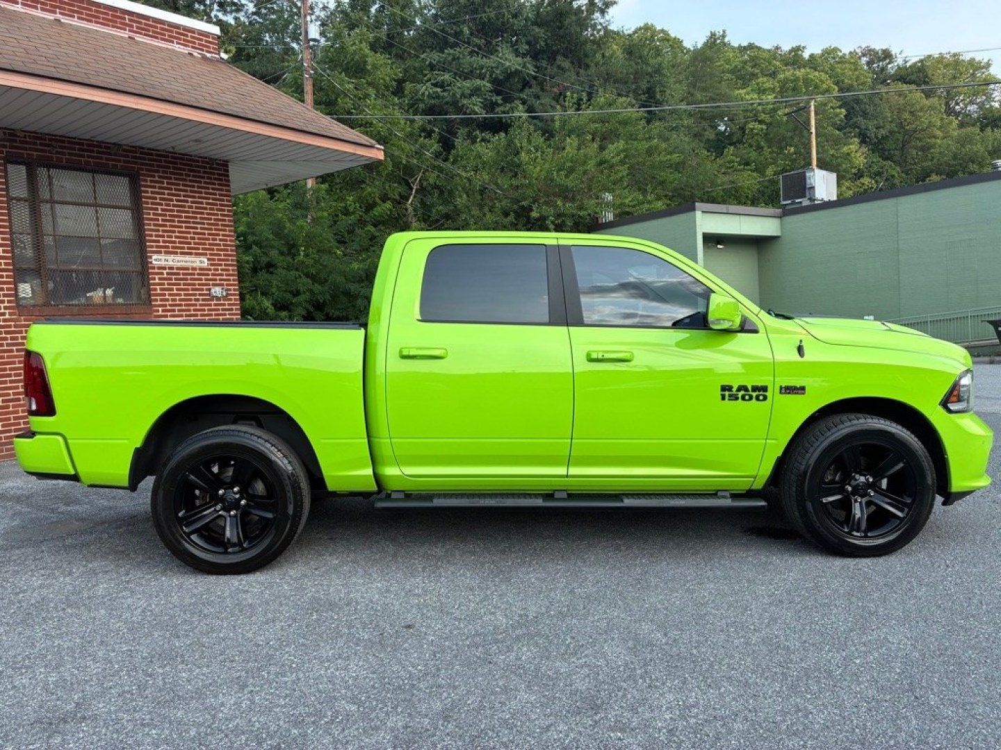 2017 GREEN RAM 1500 SPORT (1C6RR7MTXHS) with an 5.7L engine, Automatic transmission, located at 117 North Cameron Street, Harrisburg, PA, 17101, (717) 963-8962, 40.266762, -76.875259 - WE FINANCE!!! MOST vehicles are available for financing. Good Credit/ Challenged Credit/ No Credit - ALL Trade-Ins Welcomed!!! APPLY ONLINE or CALL us TODAY Please call us to discuss your cash and/or financing options. Thanks for checking our inventory! We're here to help.- Photo#5