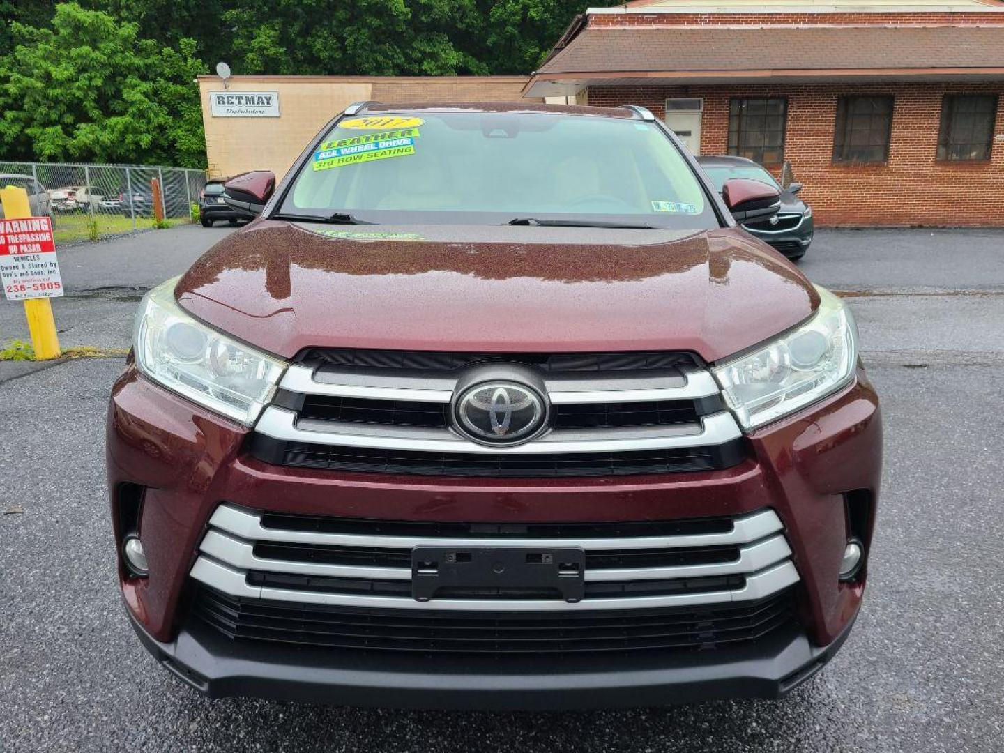 2017 BURG TOYOTA HIGHLANDER XLE (5TDJZRFH3HS) with an 3.5L engine, Automatic transmission, located at 7981 Paxton Street, Harrisburg, PA, 17111, (717) 561-2926, 40.261490, -76.749229 - WE FINANCE!!! Good Credit/ Bad Credit/ No Credit - ALL Trade-Ins Welcomed!!! ***Guaranteed Credit Approval*** APPLY ONLINE or CALL us TODAY ;) Internet Prices and Marketplace Prices are SPECIAL discounted ***CASH DEALS*** Retail Prices are higher. Please call us to discuss your cash and finan - Photo#7